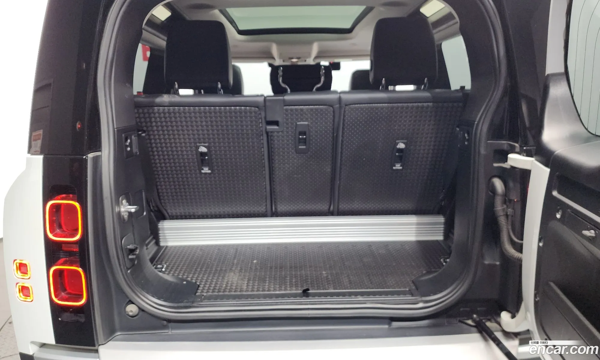 Land Rover Defender 2021 SALEA6BW — 6
