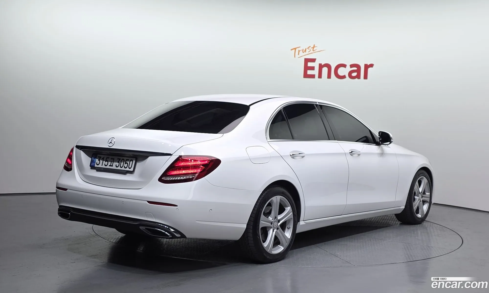 Mercedes-Benz E-Class W213 2016 WDDZF0EB3HA106065 — 17