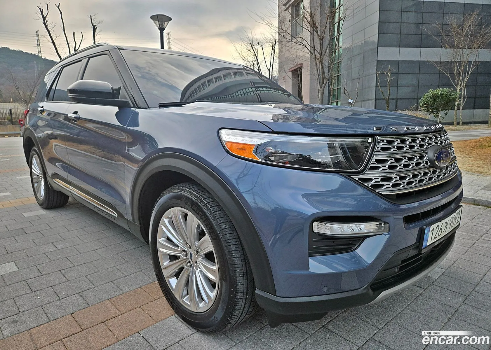 Ford Explorer 6th Gen 2021 — 4