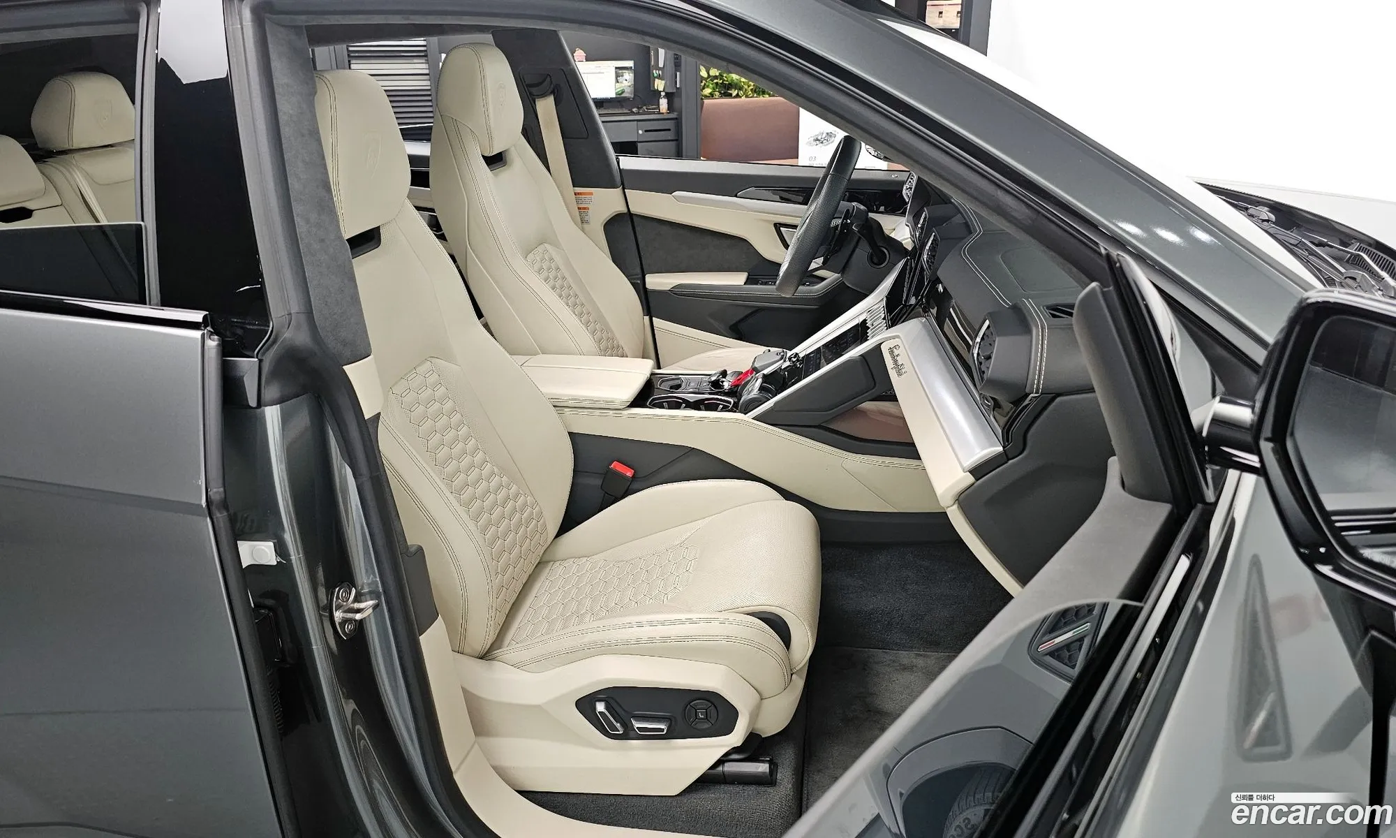 Lamborghini Urus 2020 ZPBEA1ZL3LLA06831 — 14