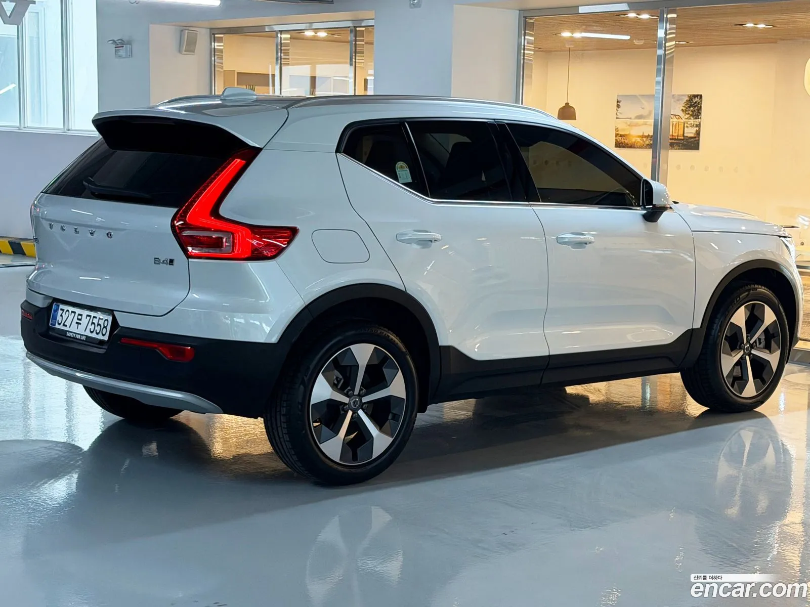 Volvo XC40 2025 — 8
