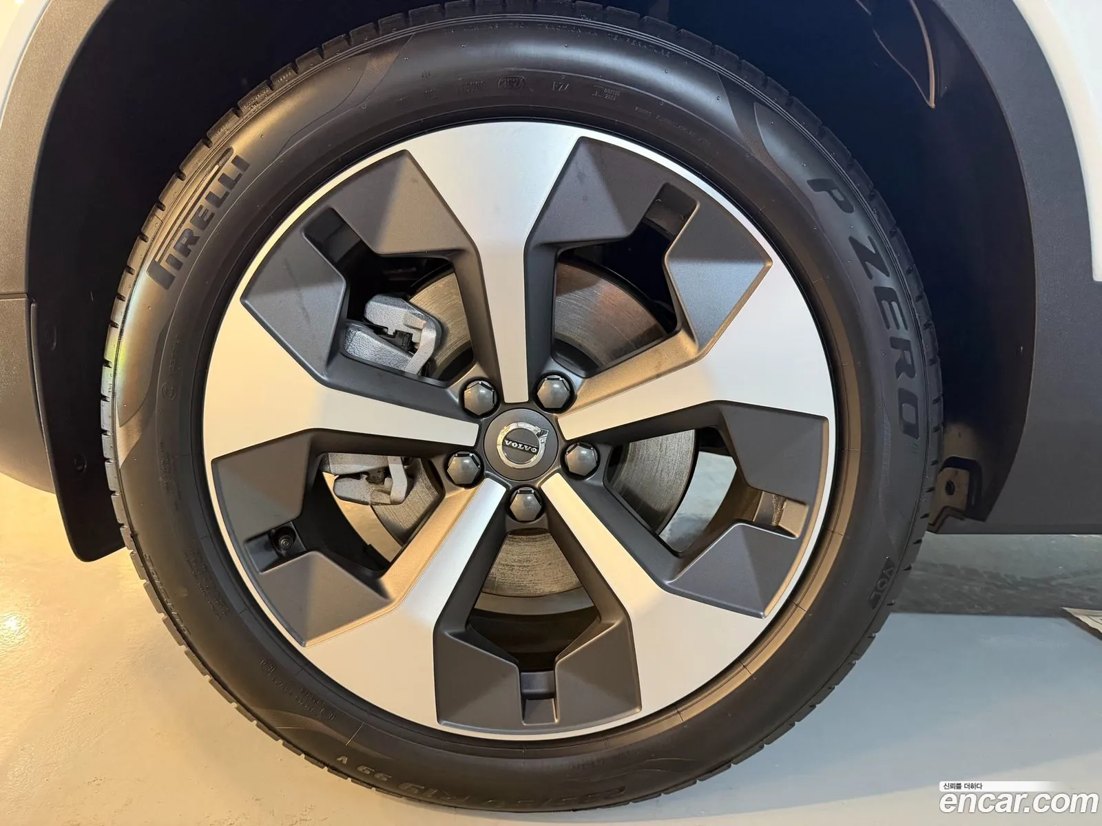 Volvo XC40 2025 — 13