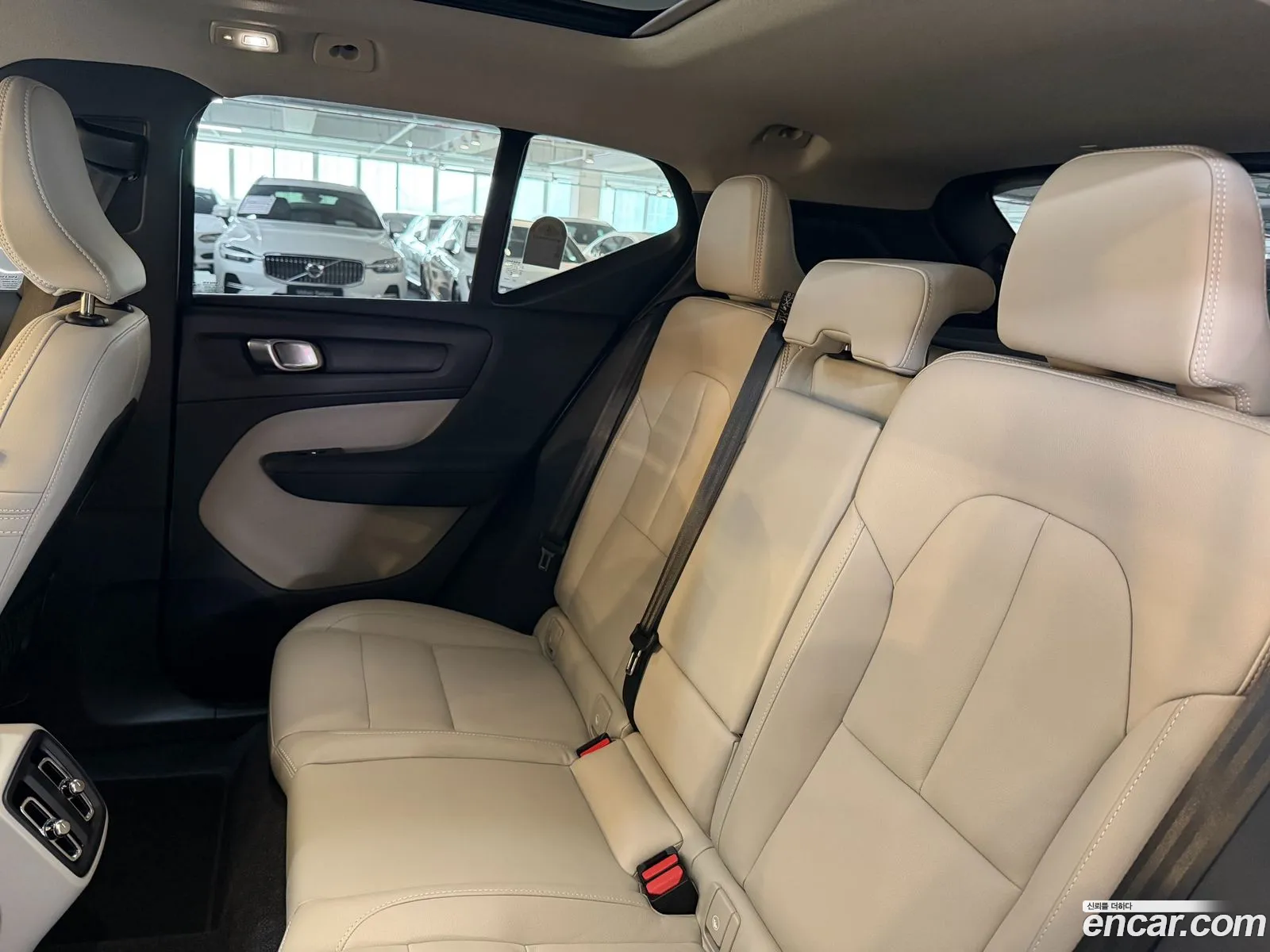 Volvo XC40 2025 — 17