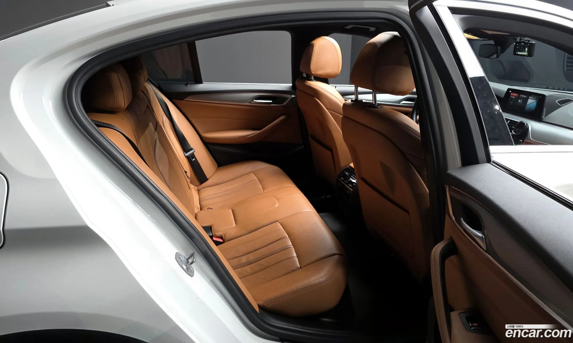 BMW 5 Series 2017 WBAJC5105JWB84843 — 13