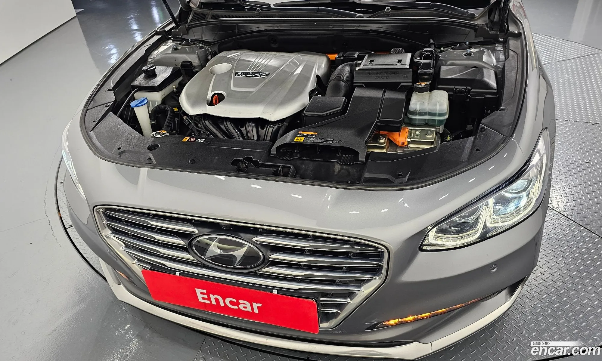 Hyundai Grandeur IG Hybrid 2017 — 18