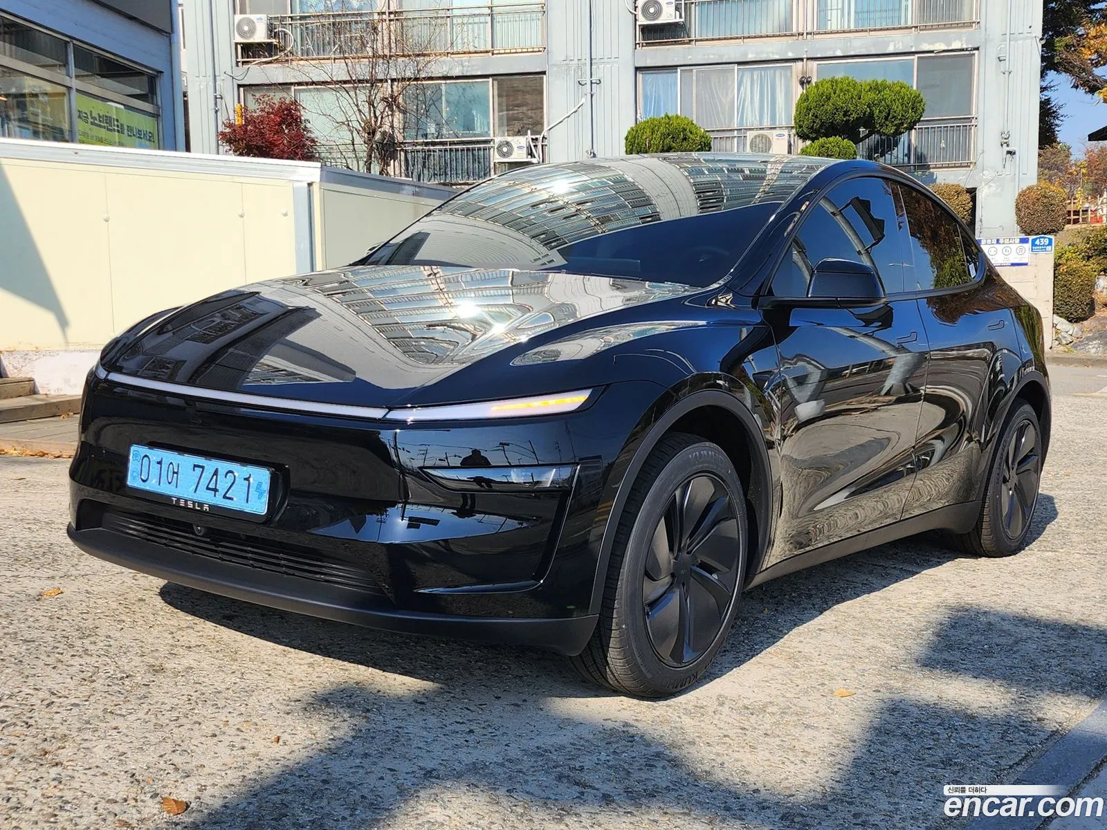 Tesla Model Y 2025 — 7