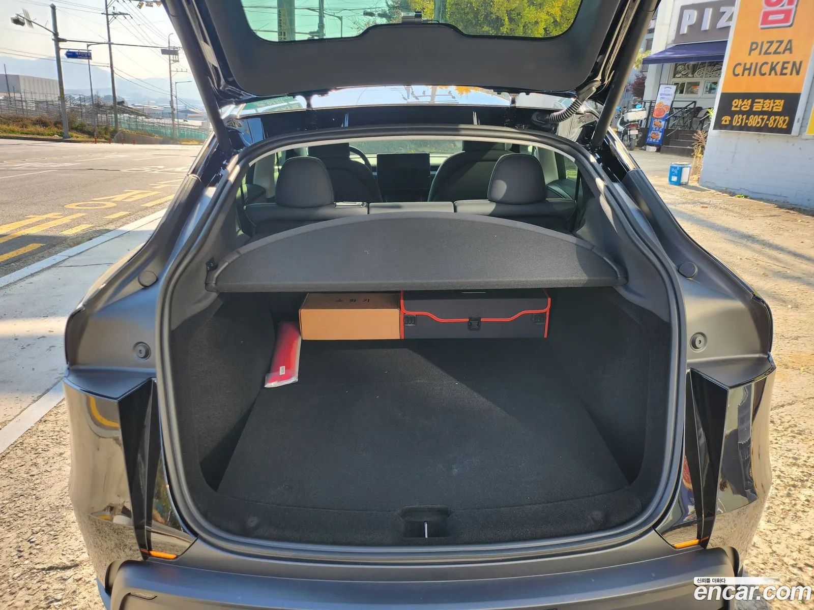 Tesla Model Y 2025 — 5