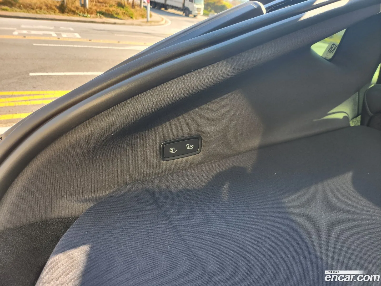 Tesla Model Y 2025 — 10