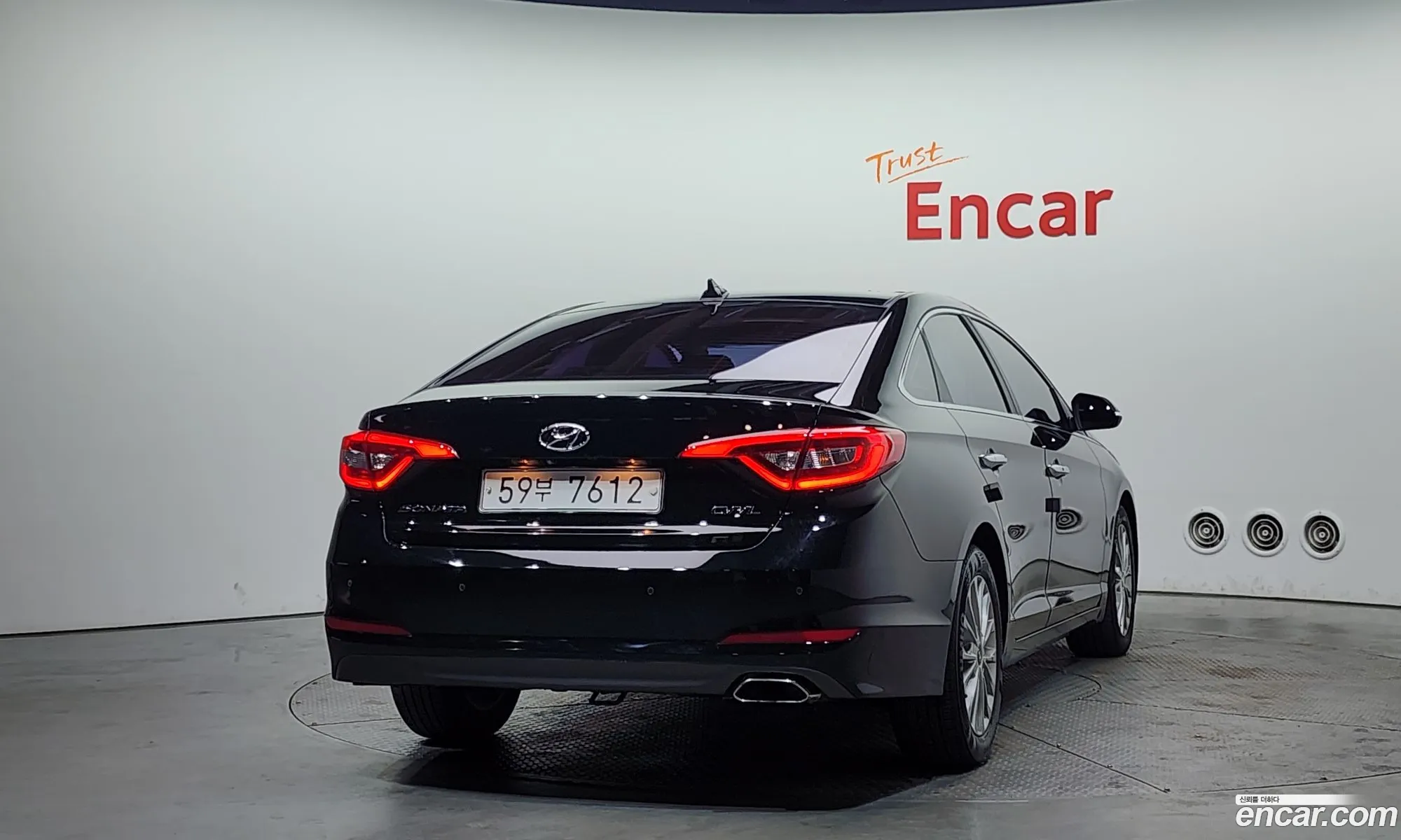 Hyundai LF Sonata 2014 KMHE341CBFA050015 — 16