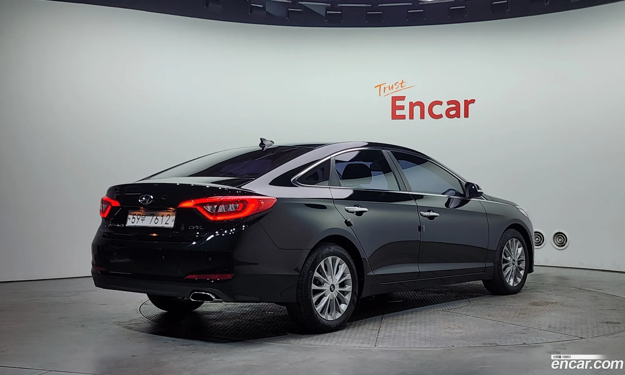 Hyundai LF Sonata 2014 KMHE341CBFA050015 — 11
