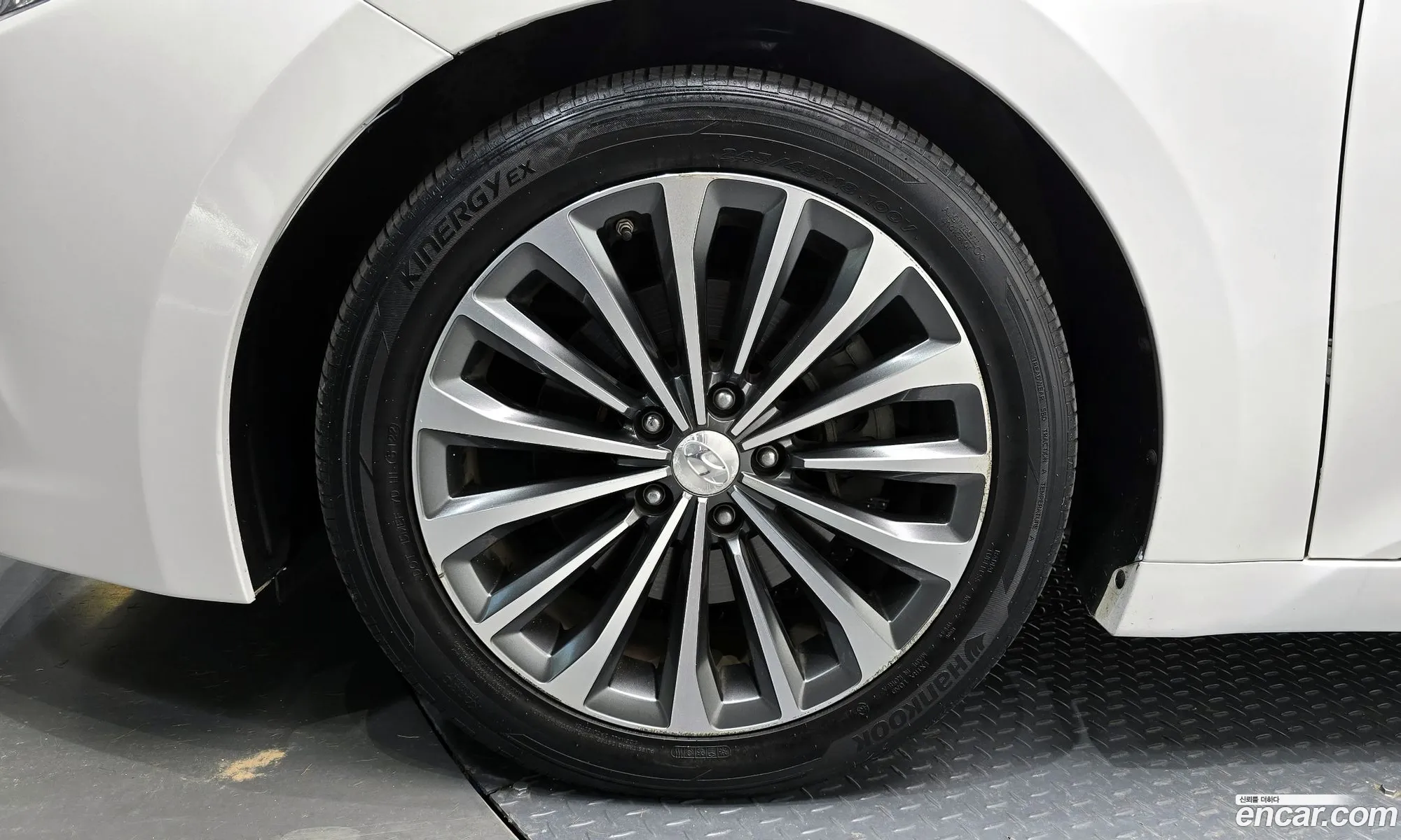 Hyundai Grandeur HG 2013 — 11