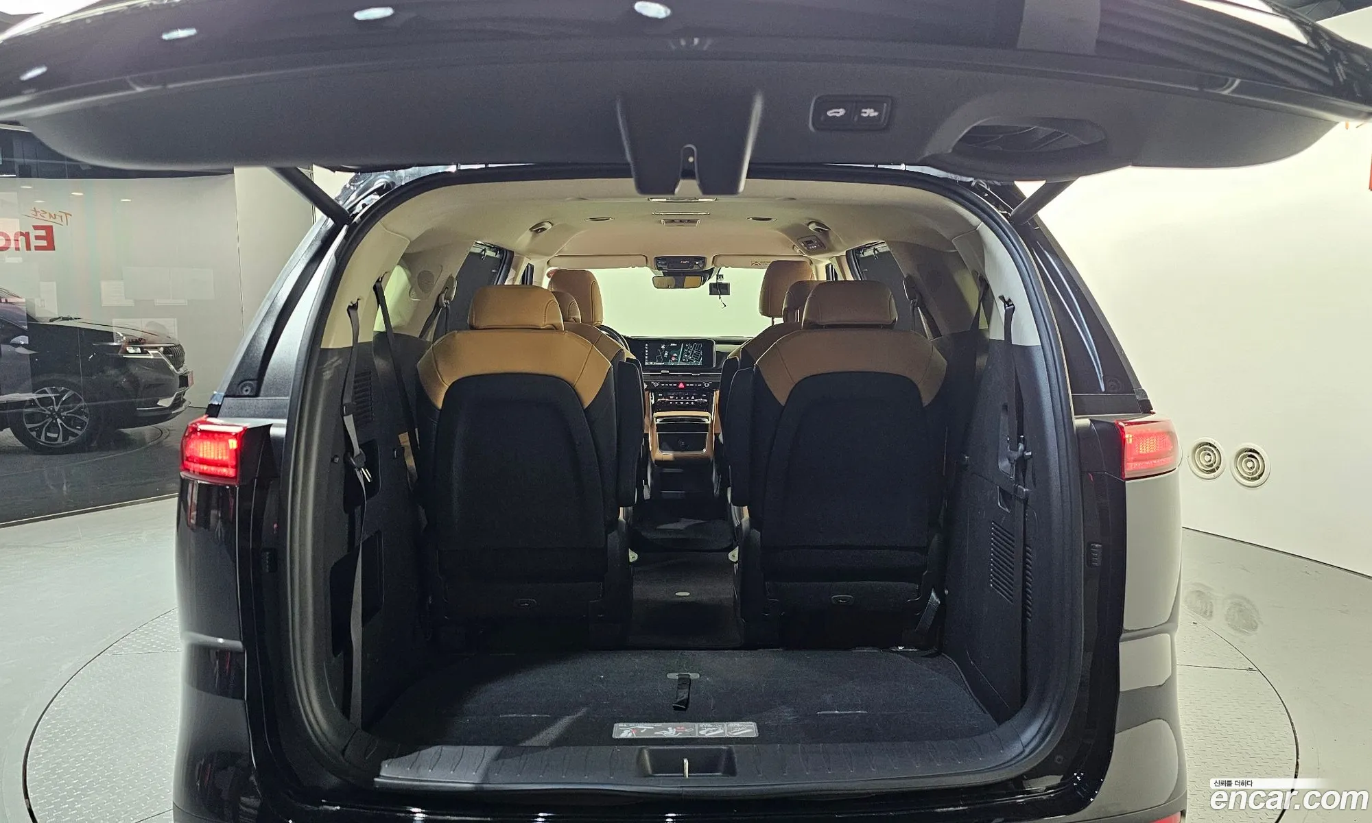 Kia Carnival 2020 — 19