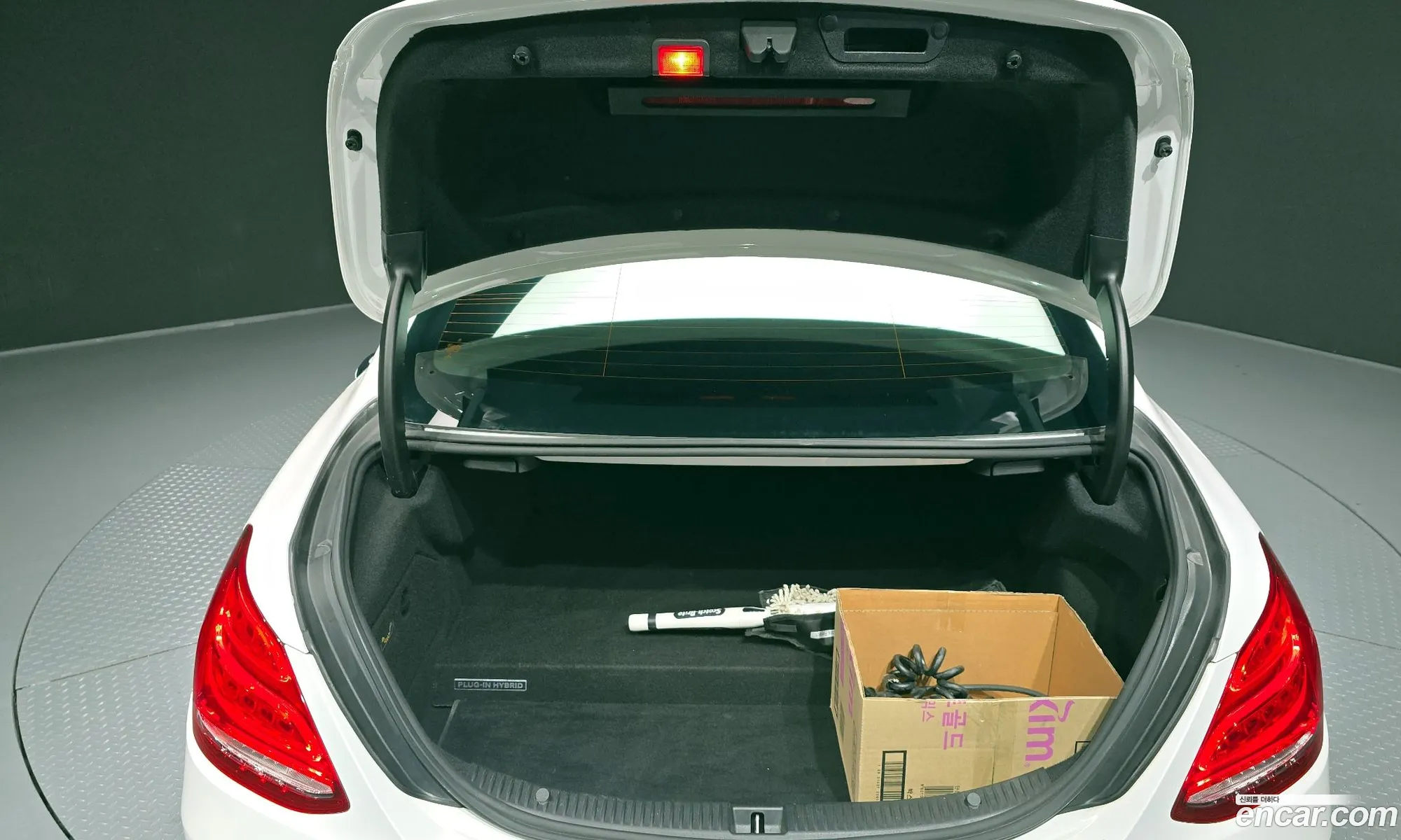 Mercedes-Benz C-Class W205 2018 — 10