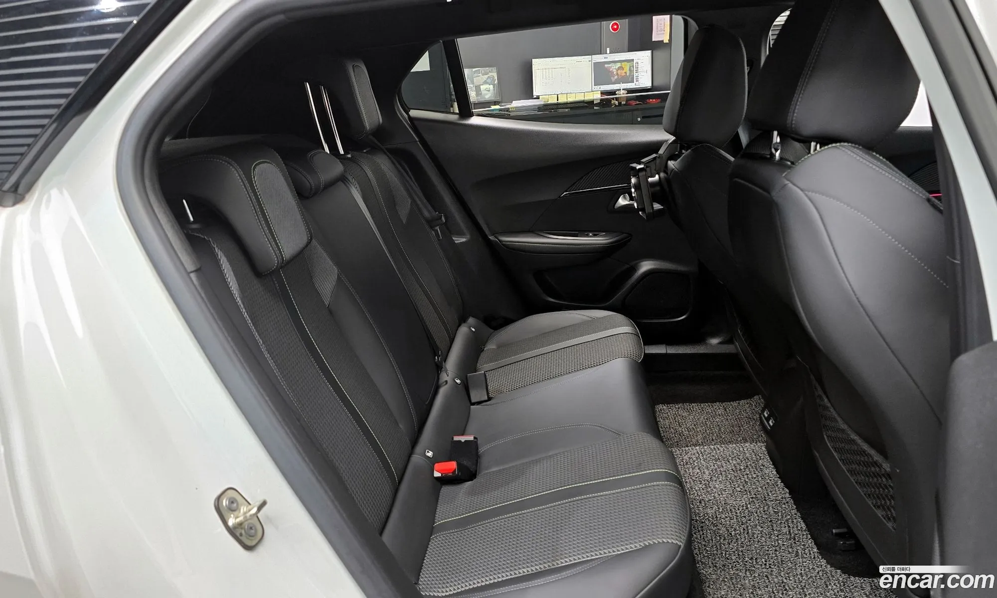 Peugeot 2008 2021 — 12