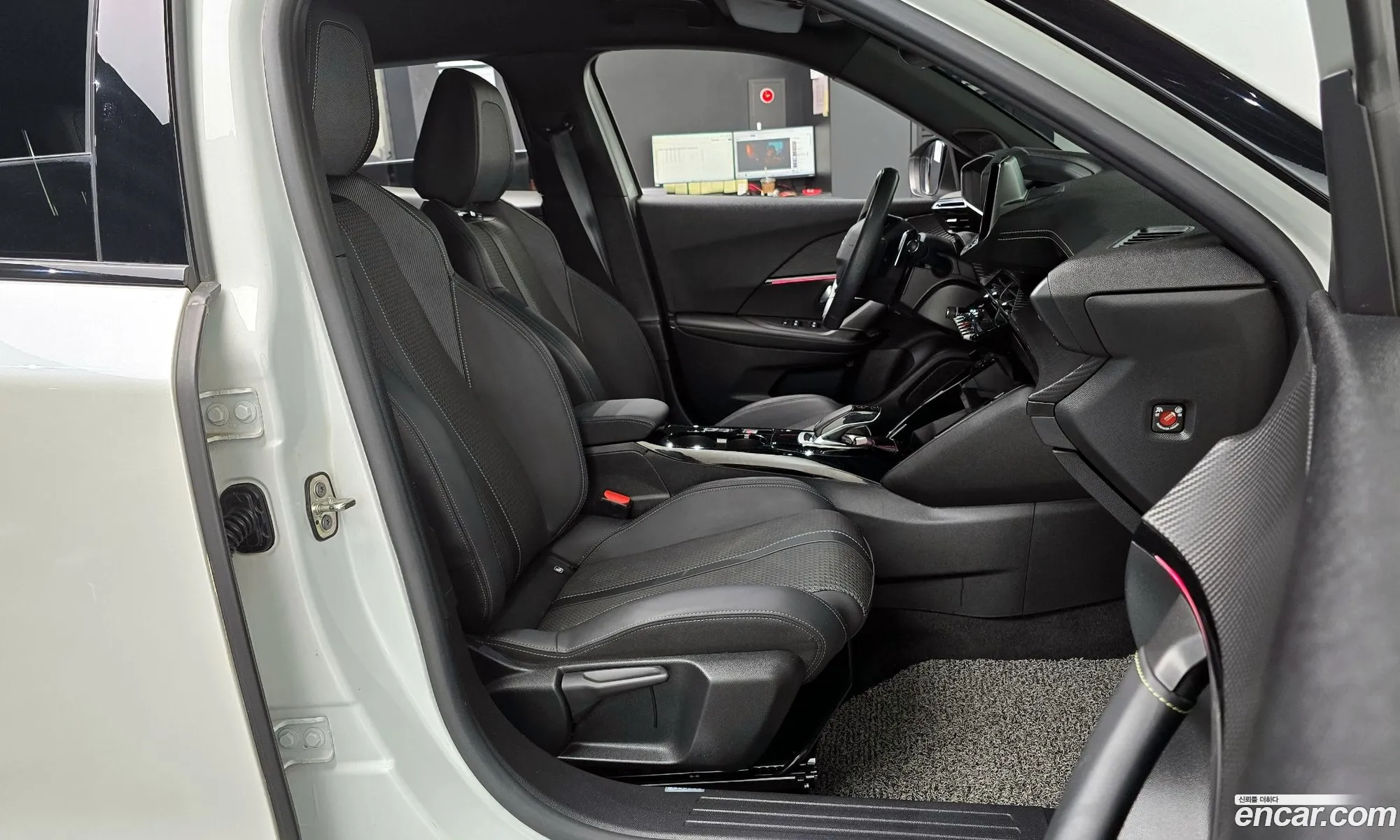 Peugeot 2008 2021 — 14