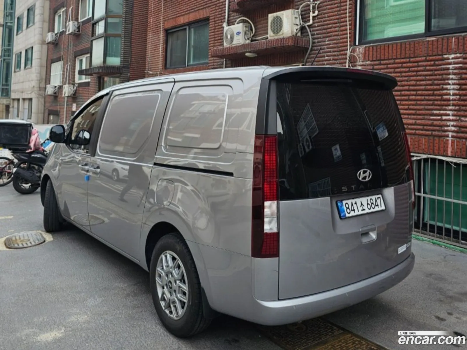 Hyundai Staria 2025 — 2