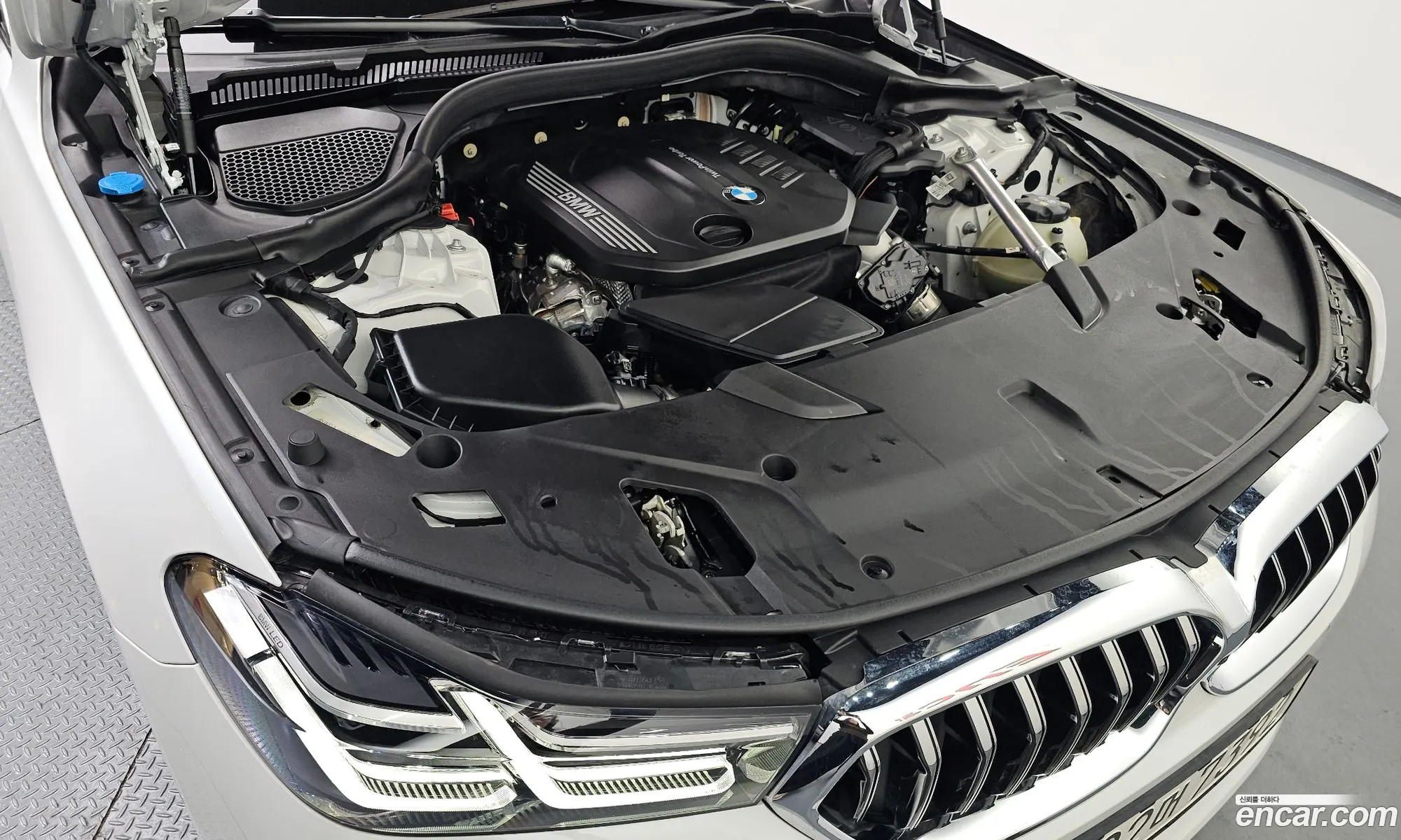 BMW 6 Series GT 2023 — 12