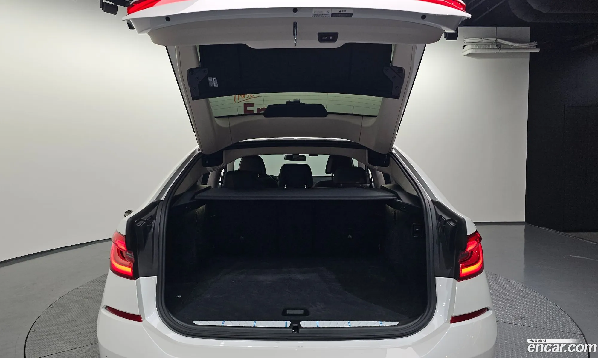 BMW 6 Series GT 2023 — 18