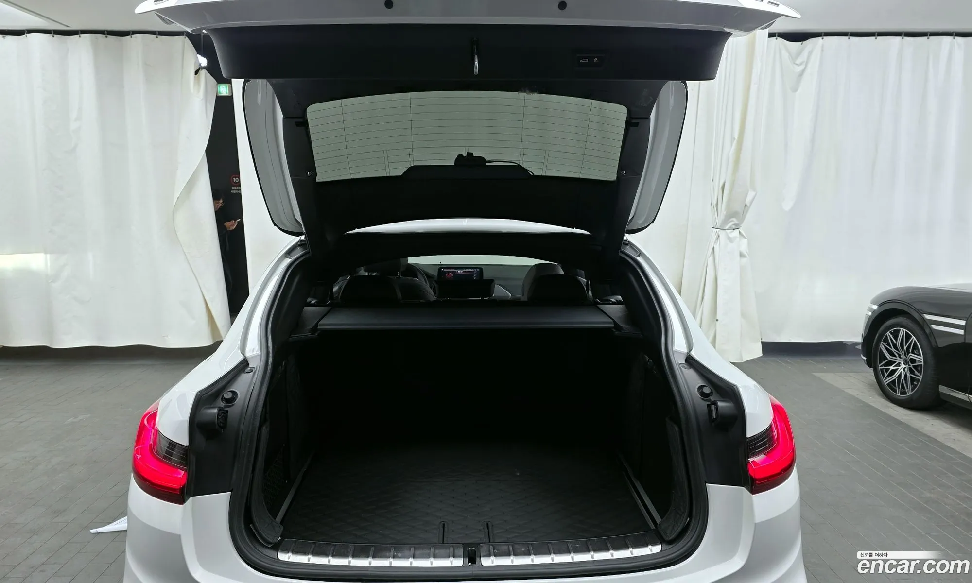 BMW X4 2021 WBAVJ9100M9H61649 — 19