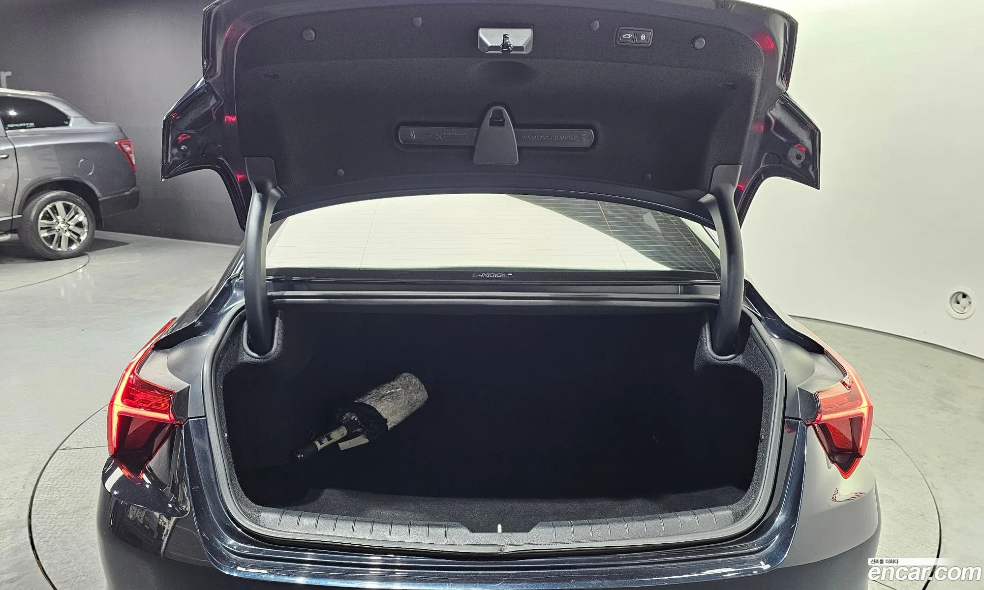 Kia K8 2021 — 17