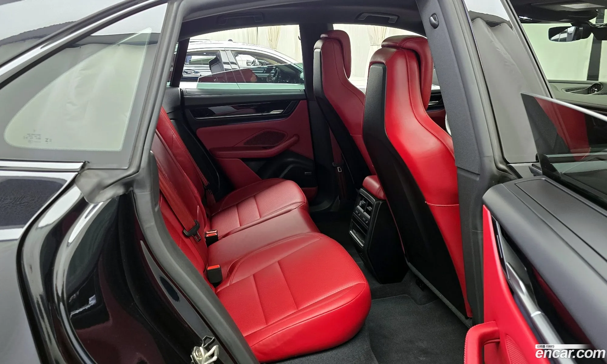 Porsche Macan EV 2025 WP1AA2XA4SL000480 — 8
