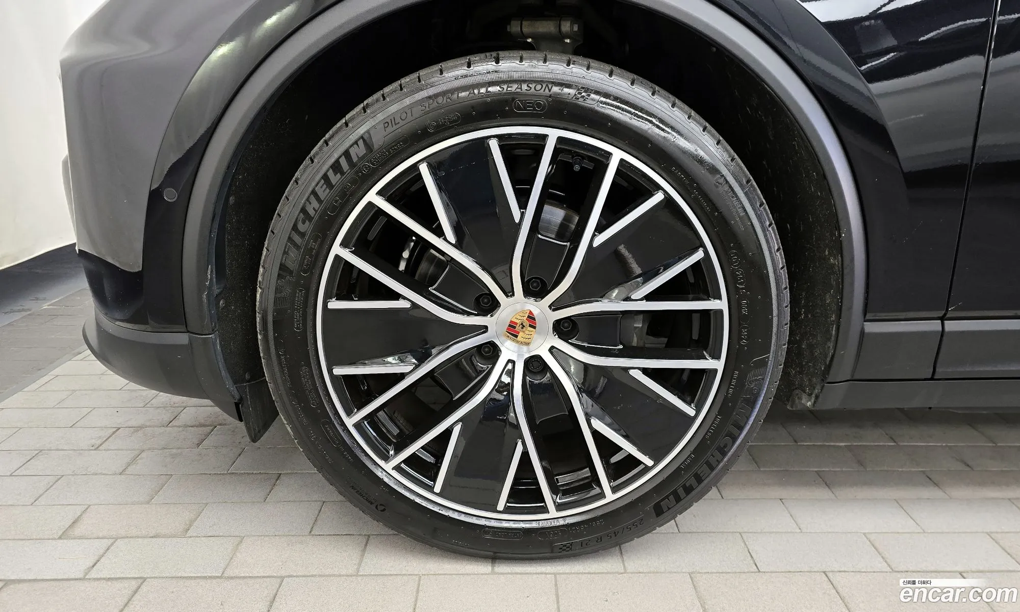 Porsche Macan EV 2025 WP1AA2XA4SL000480 — 5