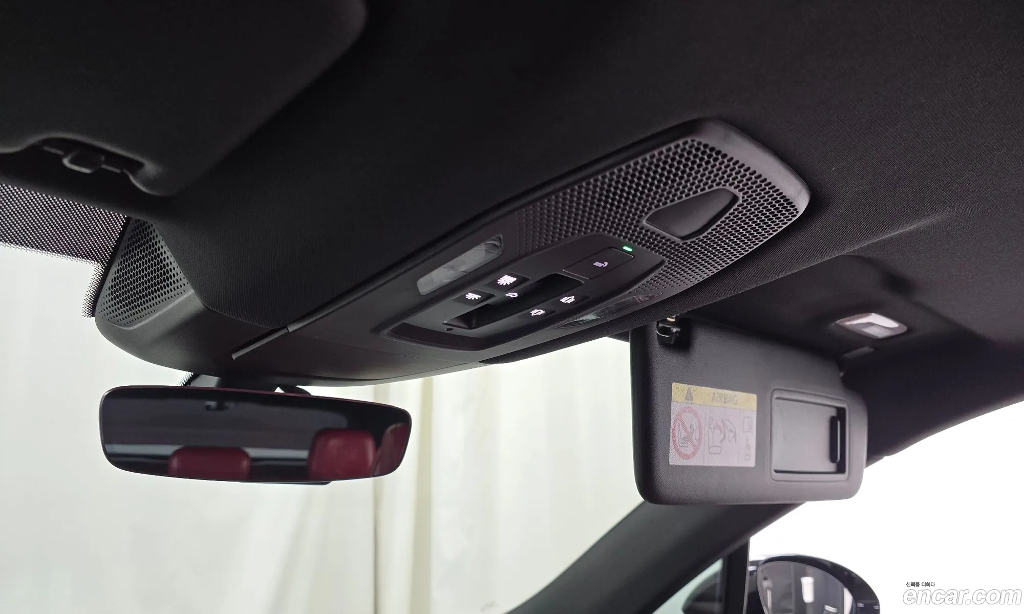 Porsche Macan EV 2025 WP1AA2XA4SL000480 — 16