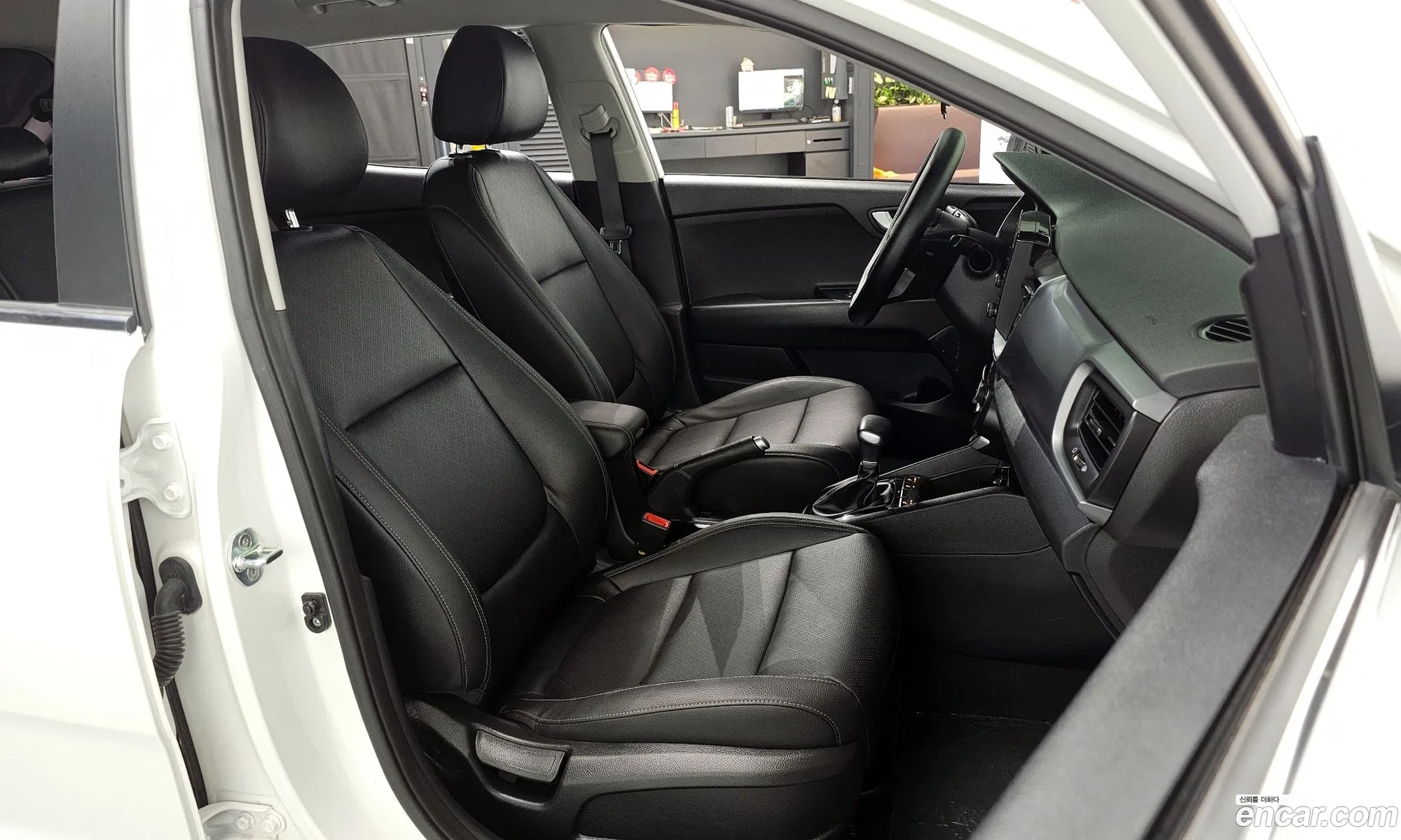 Kia Stonic 2020 — 3