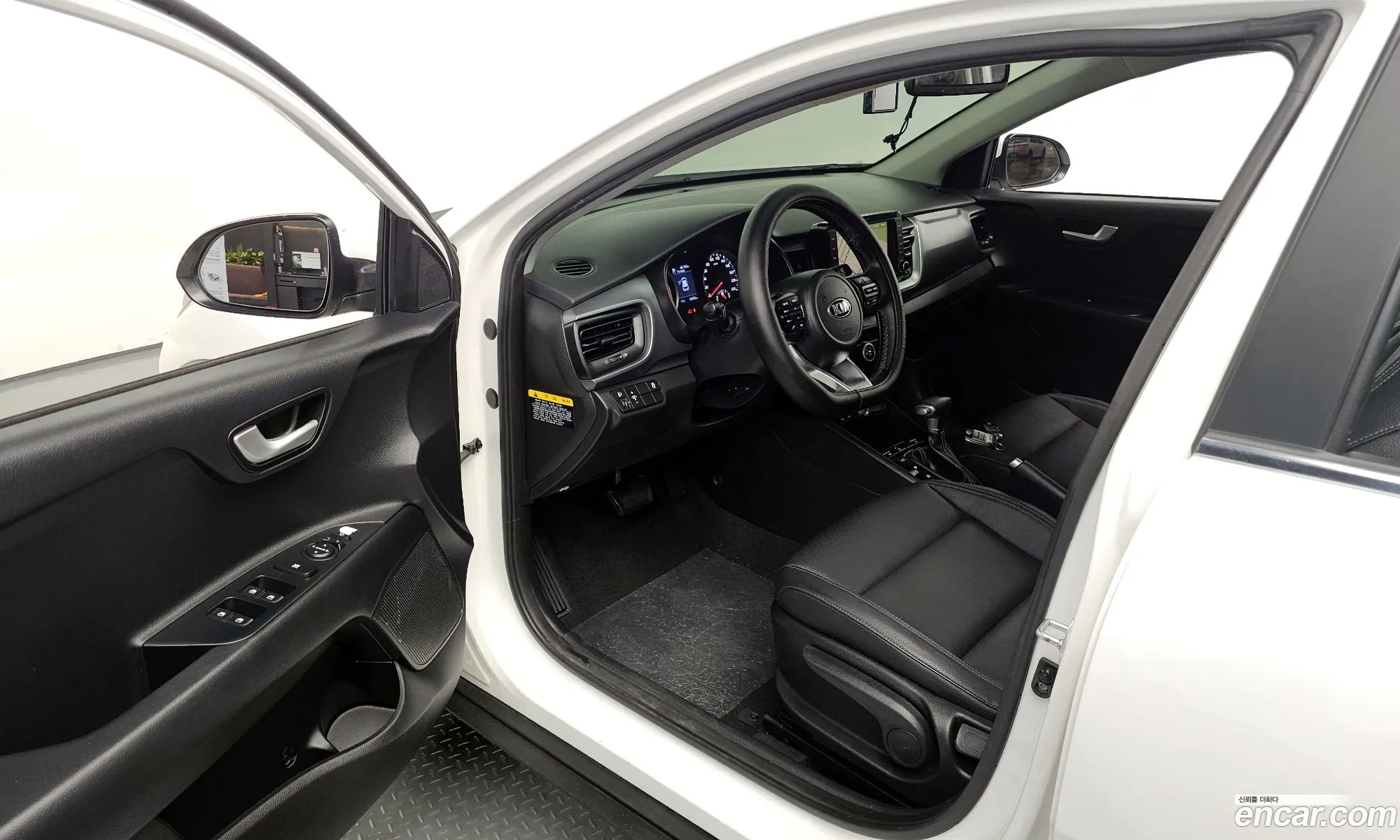Kia Stonic 2020 — 18