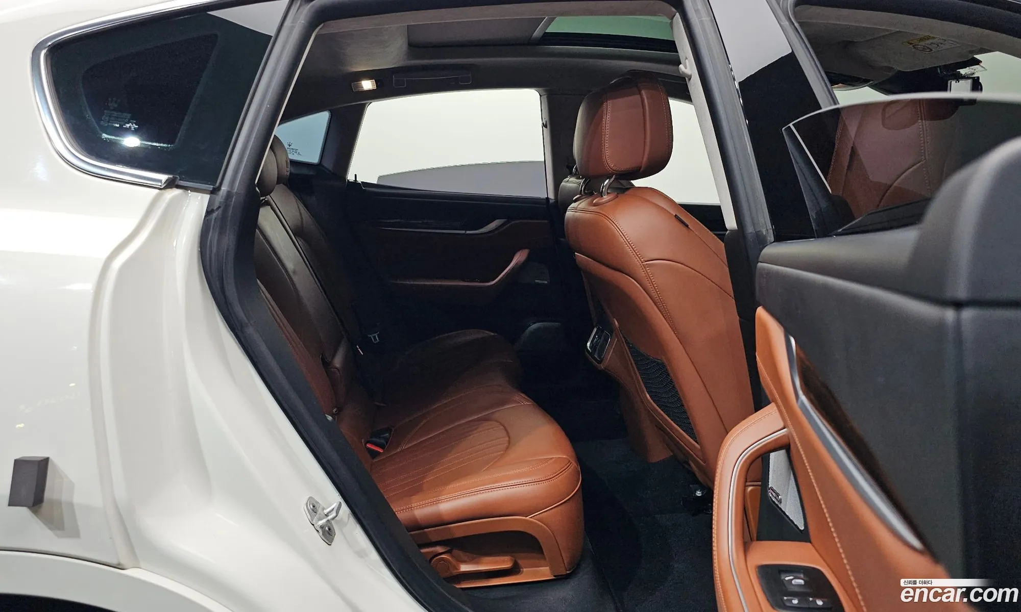 Maserati Levante 2016 ZN661XUG8HX212475 — 9