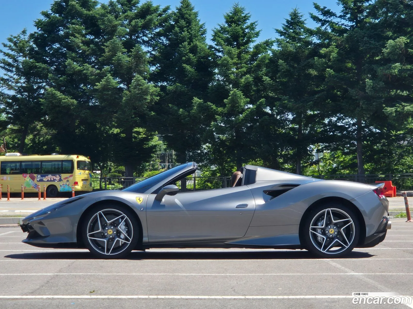 Ferrari F8 Spider 2021 — 8