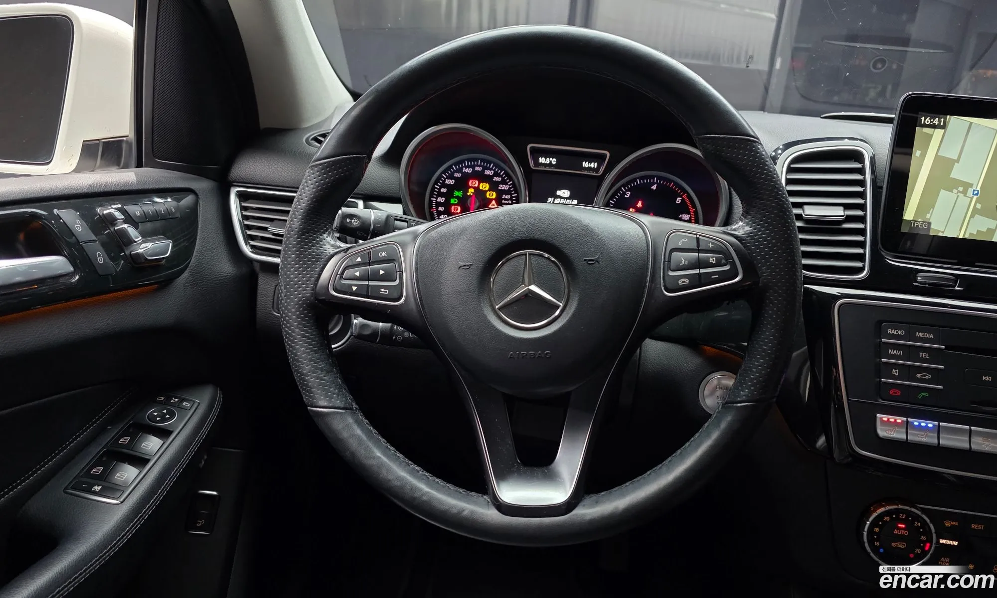 Mercedes-Benz GLE-Class W166 2017 — 14