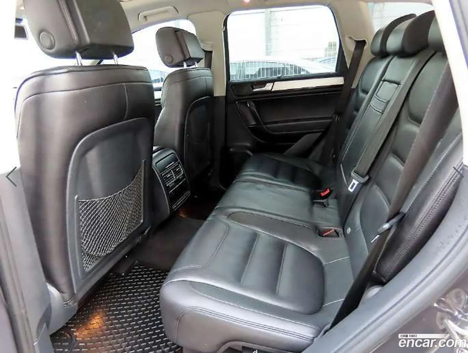 Volkswagen Touareg 2012 — 10