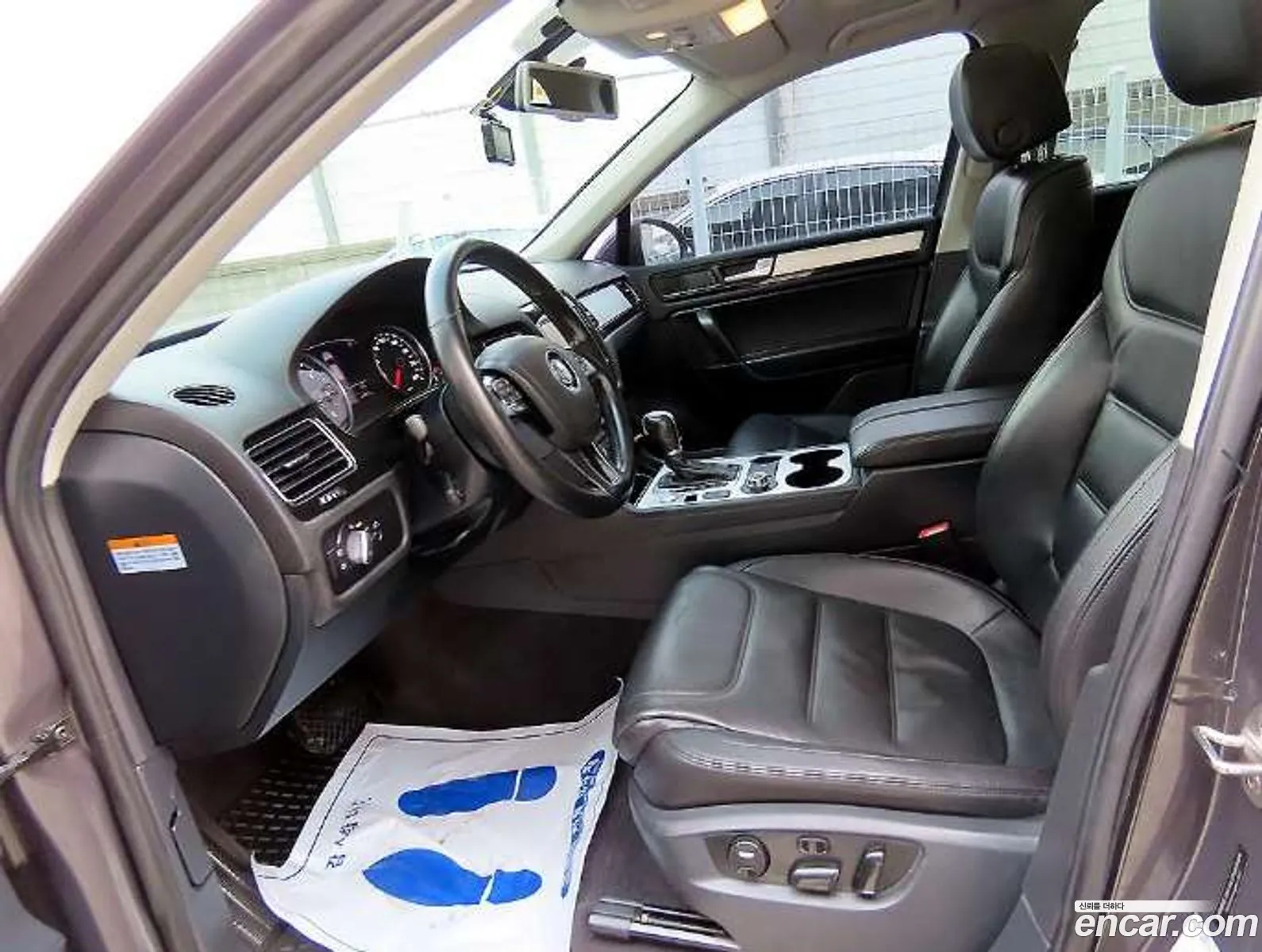 Volkswagen Touareg 2012 — 18