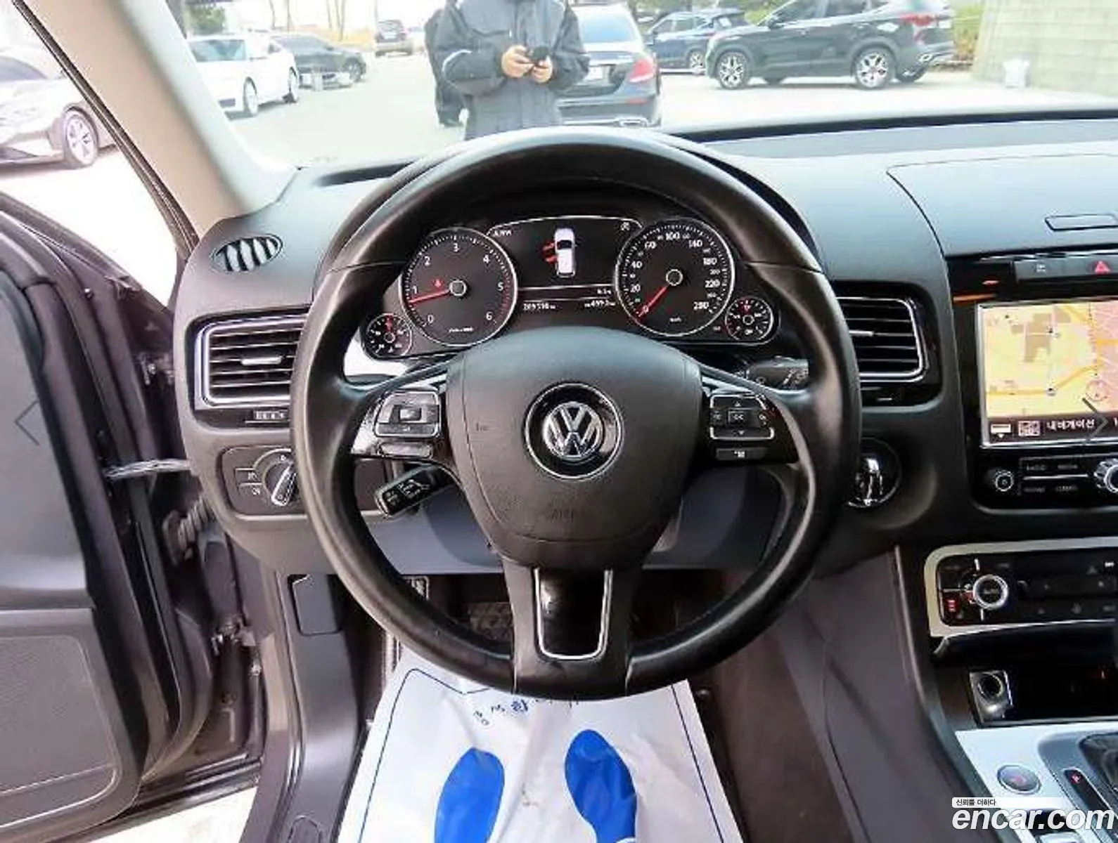 Volkswagen Touareg 2012 — 14