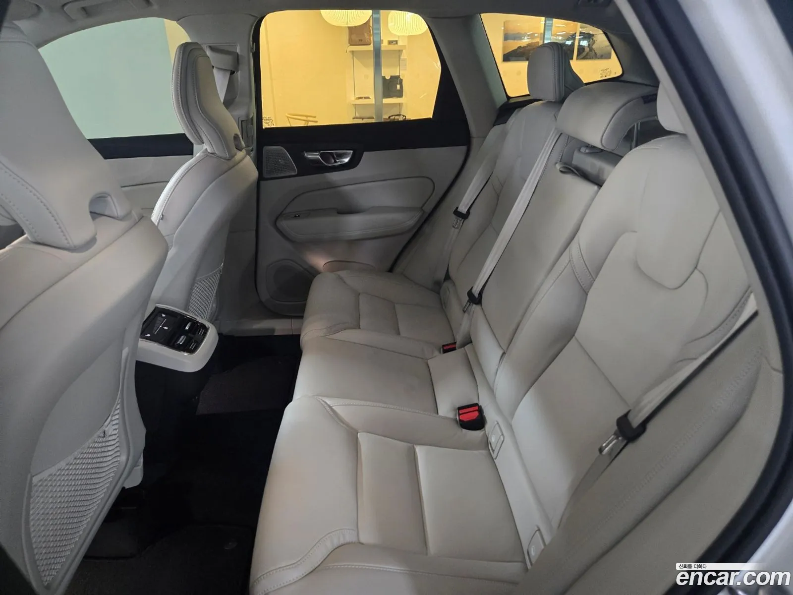 Volvo XC60 2025 — 16