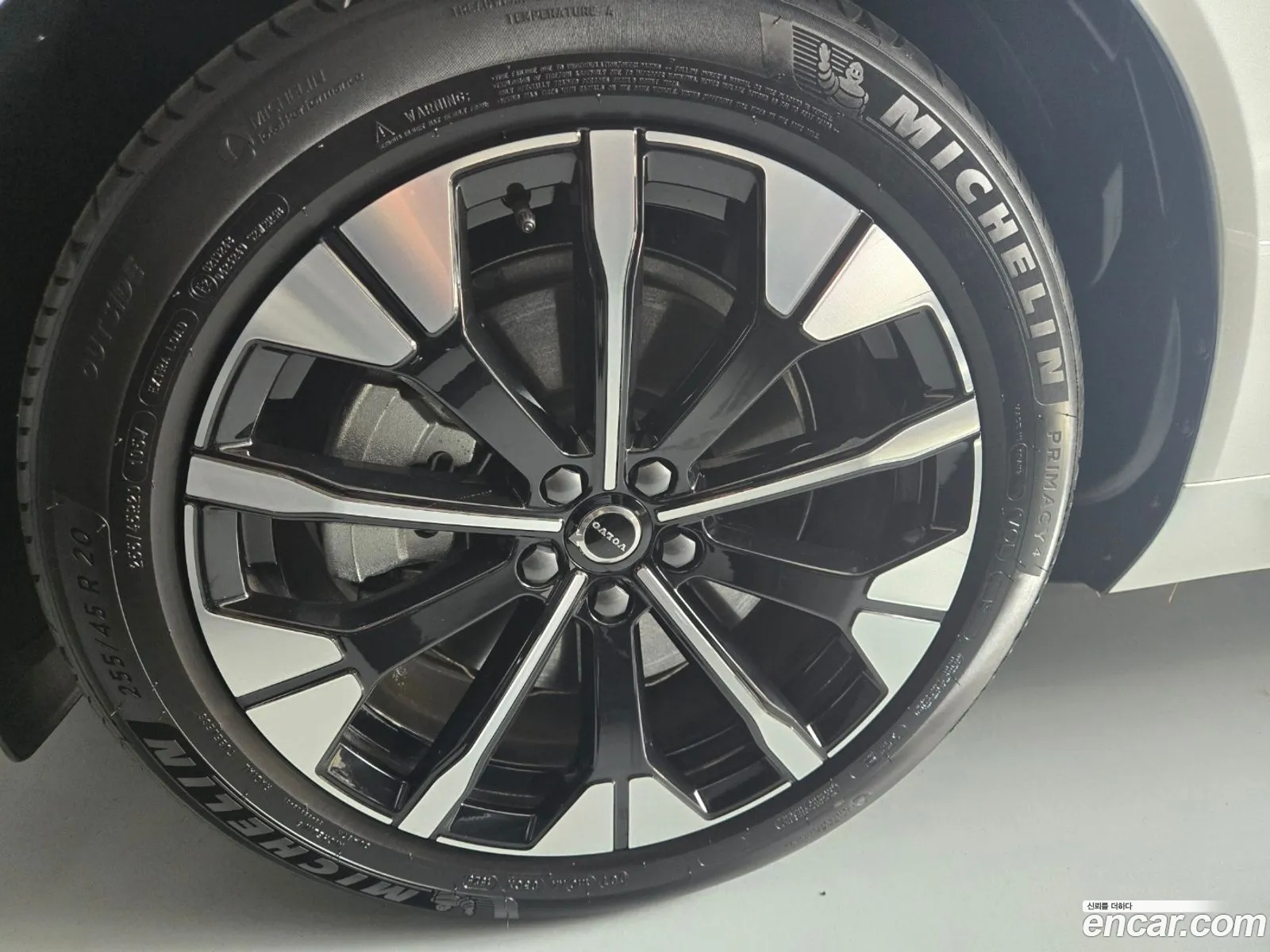 Volvo XC60 2025 — 3