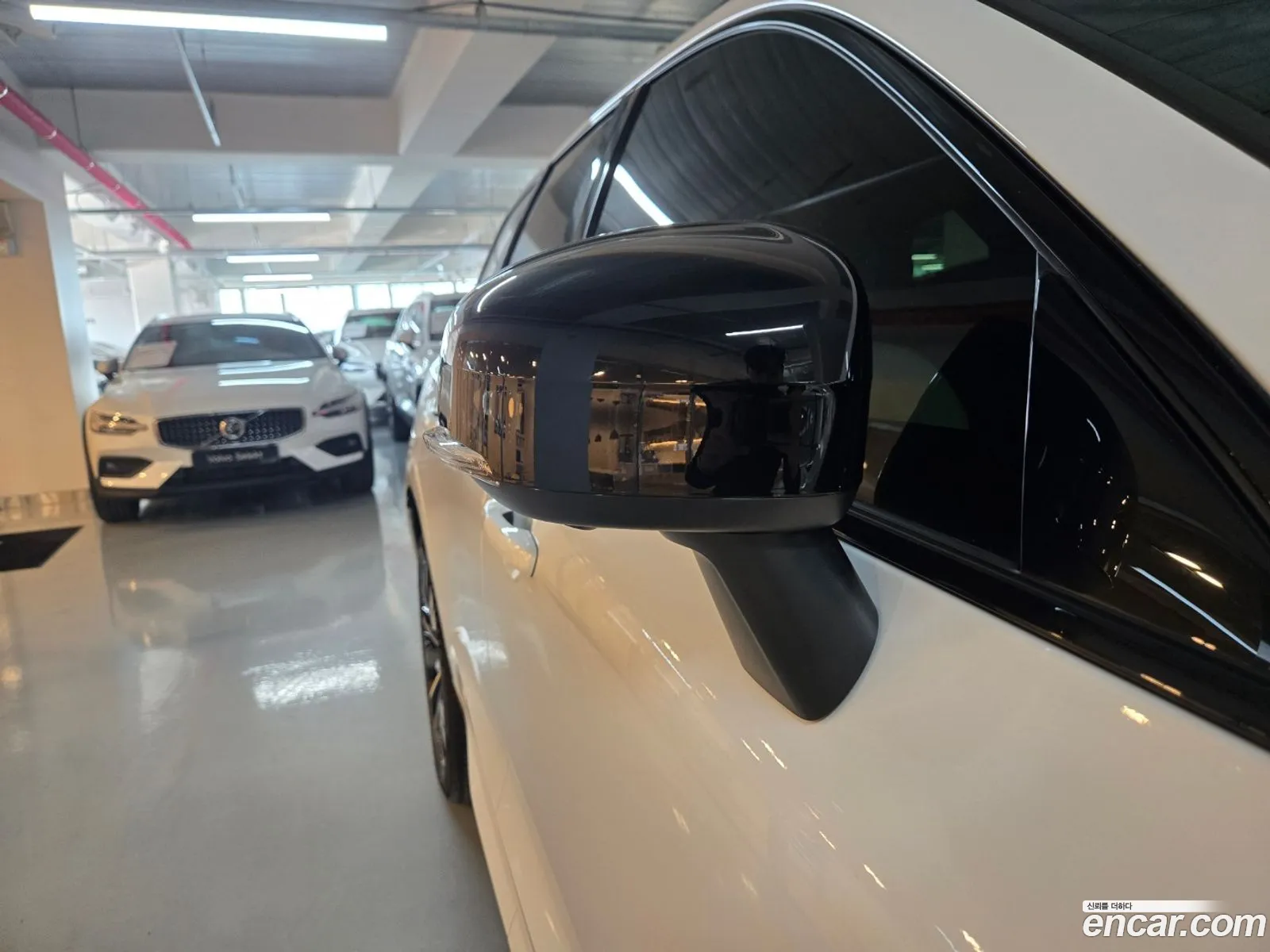Volvo XC60 2025 — 2