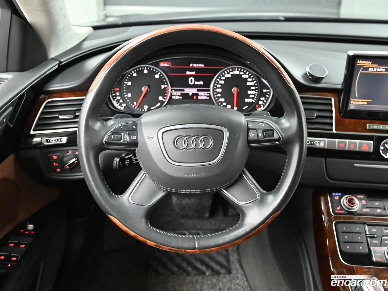 Audi A8 2010 — 9