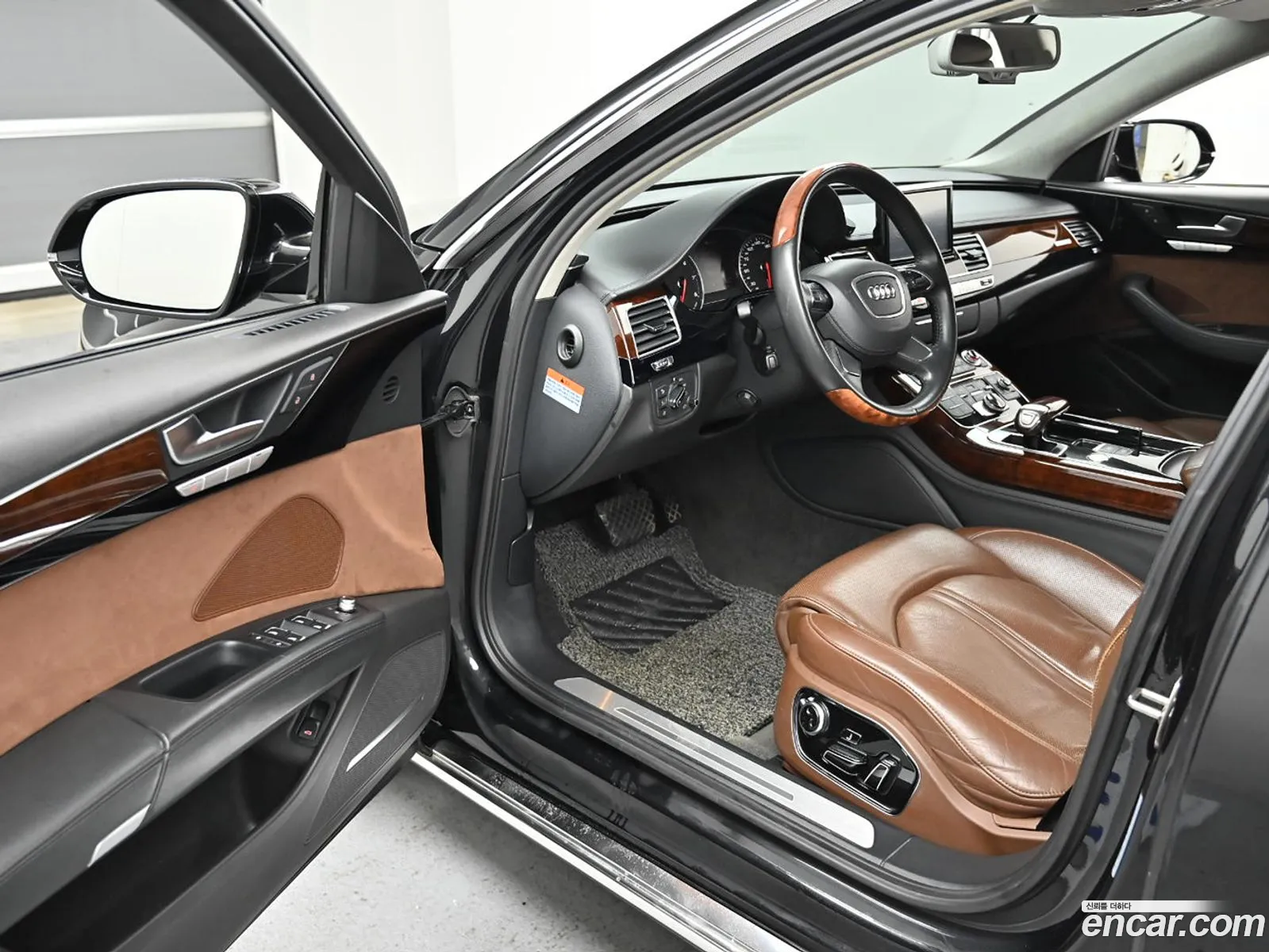 Audi A8 2010 — 19