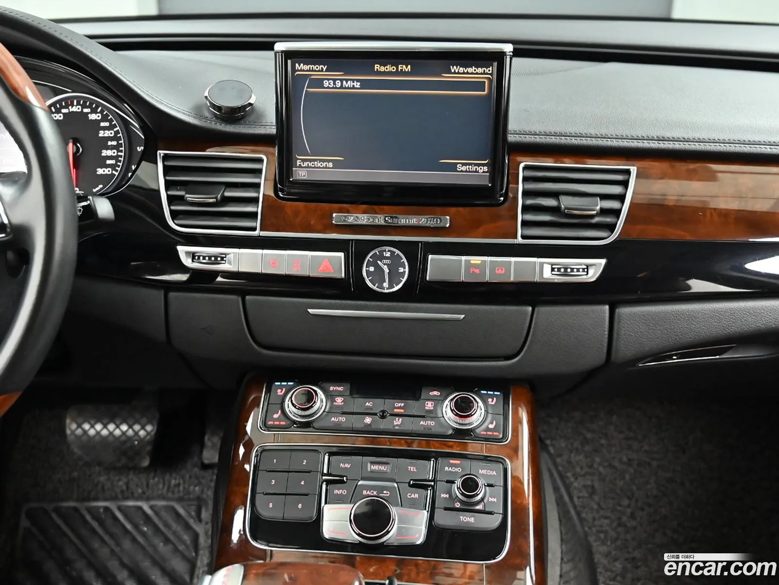 Audi A8 2010 — 3