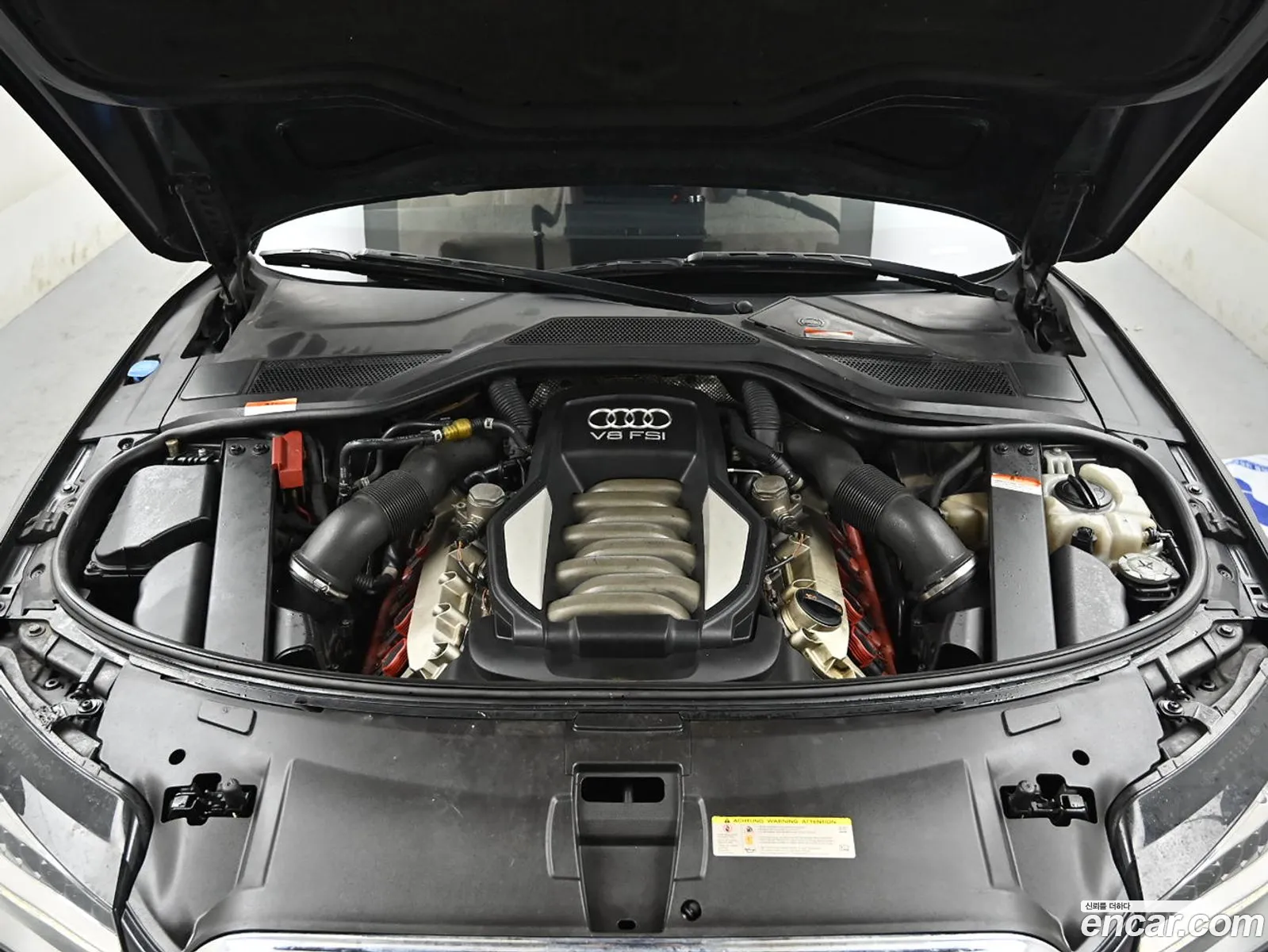 Audi A8 2010 — 11