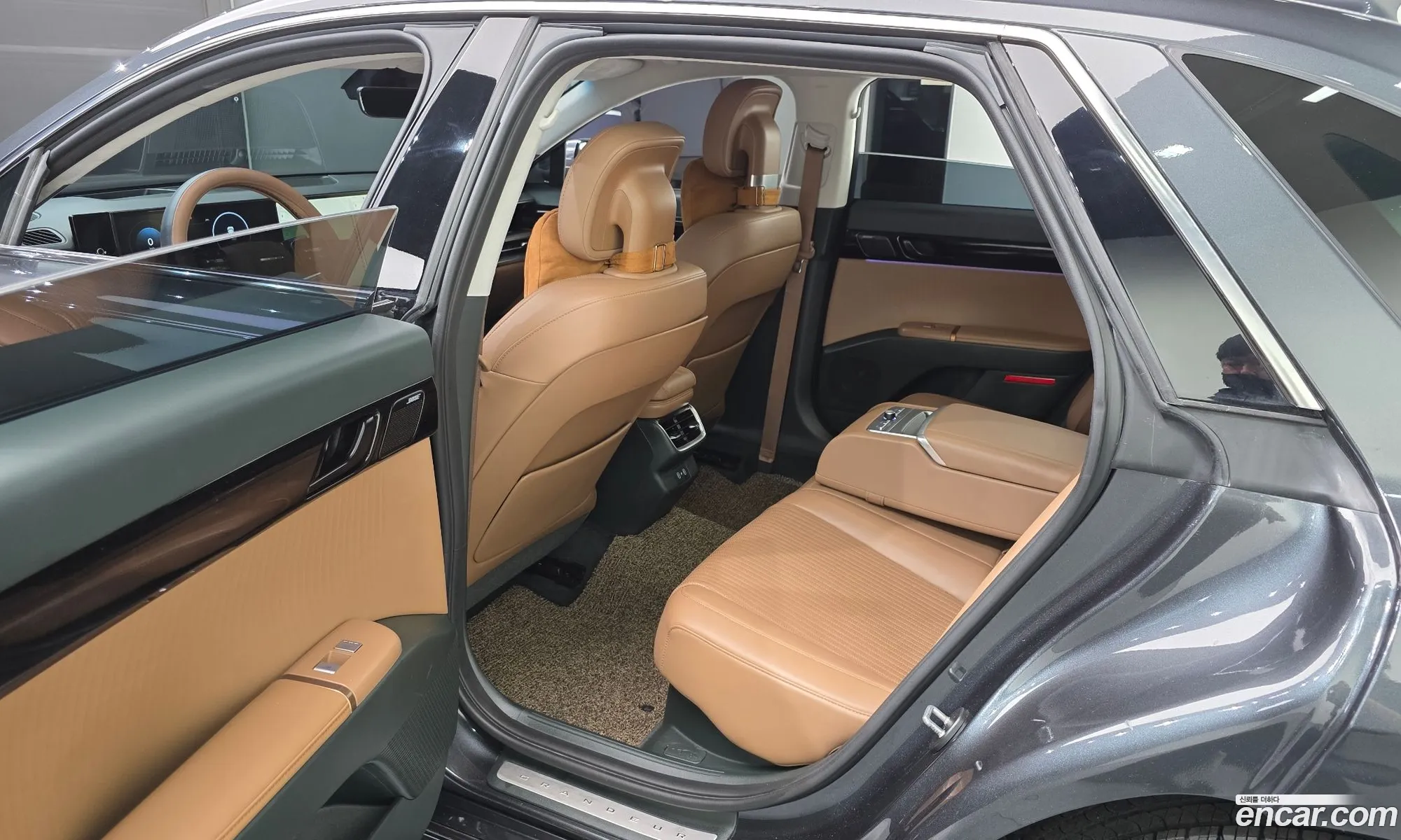 Hyundai Grandeur Hybrid 2023 — 10