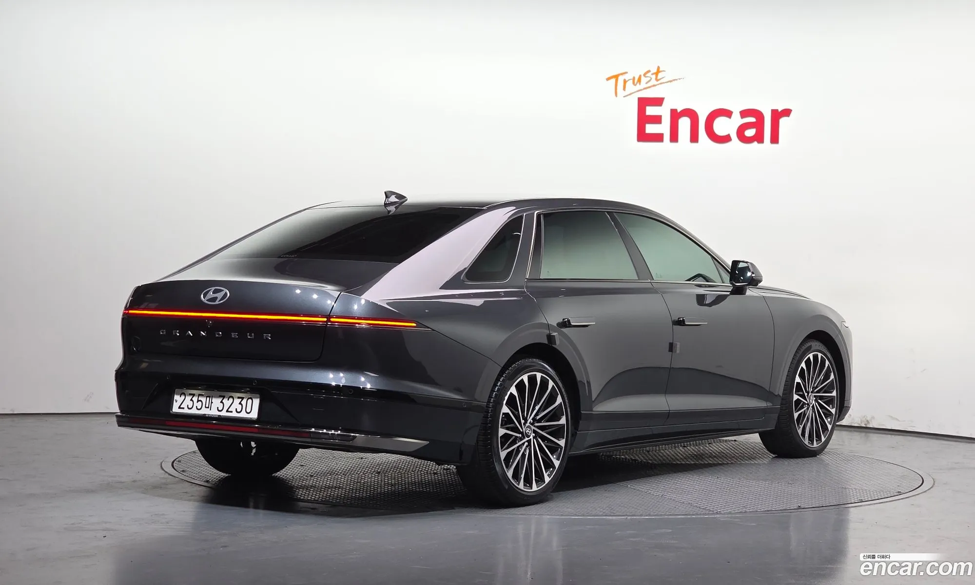 Hyundai Grandeur Hybrid 2023 — 15