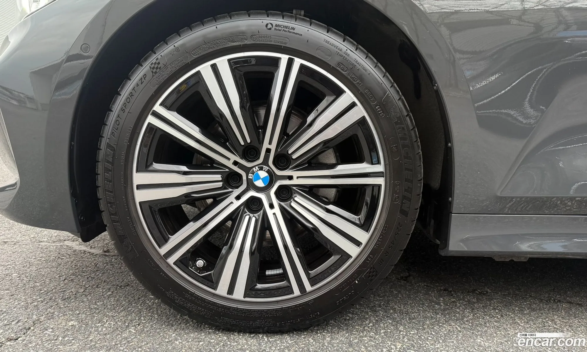 BMW 3 Series 2025 — 18