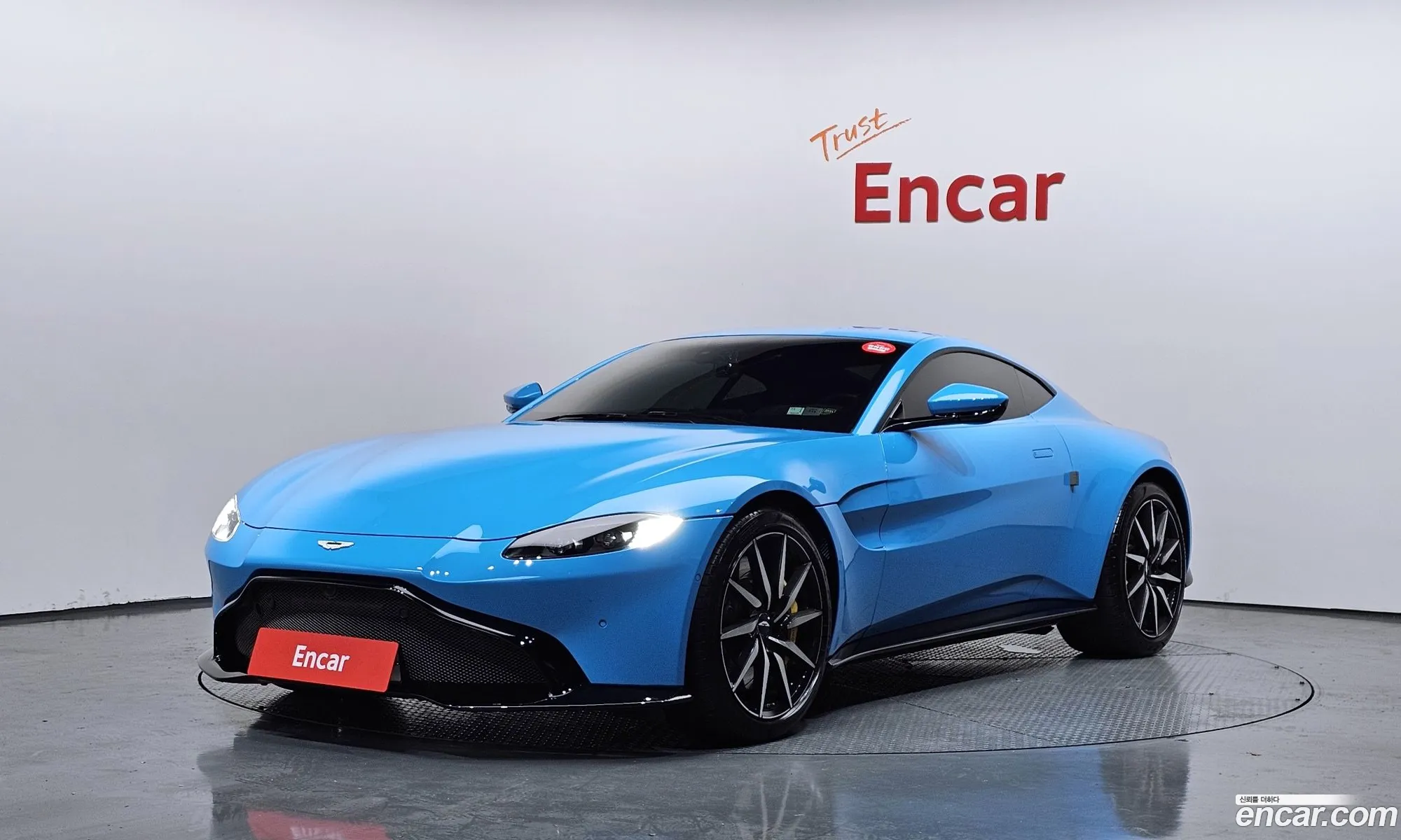 Aston Martin Vantage 2019 SCFSMGAW7KGN01536 — 17
