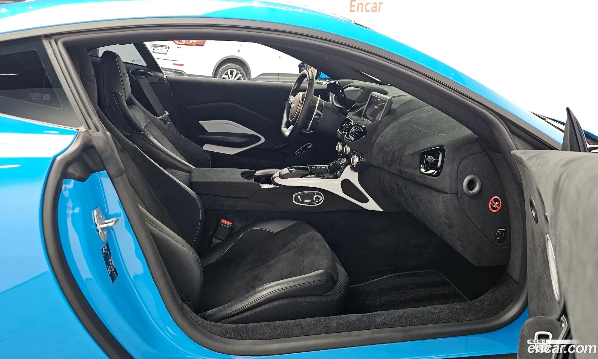 Aston Martin Vantage 2019 SCFSMGAW7KGN01536 — 14