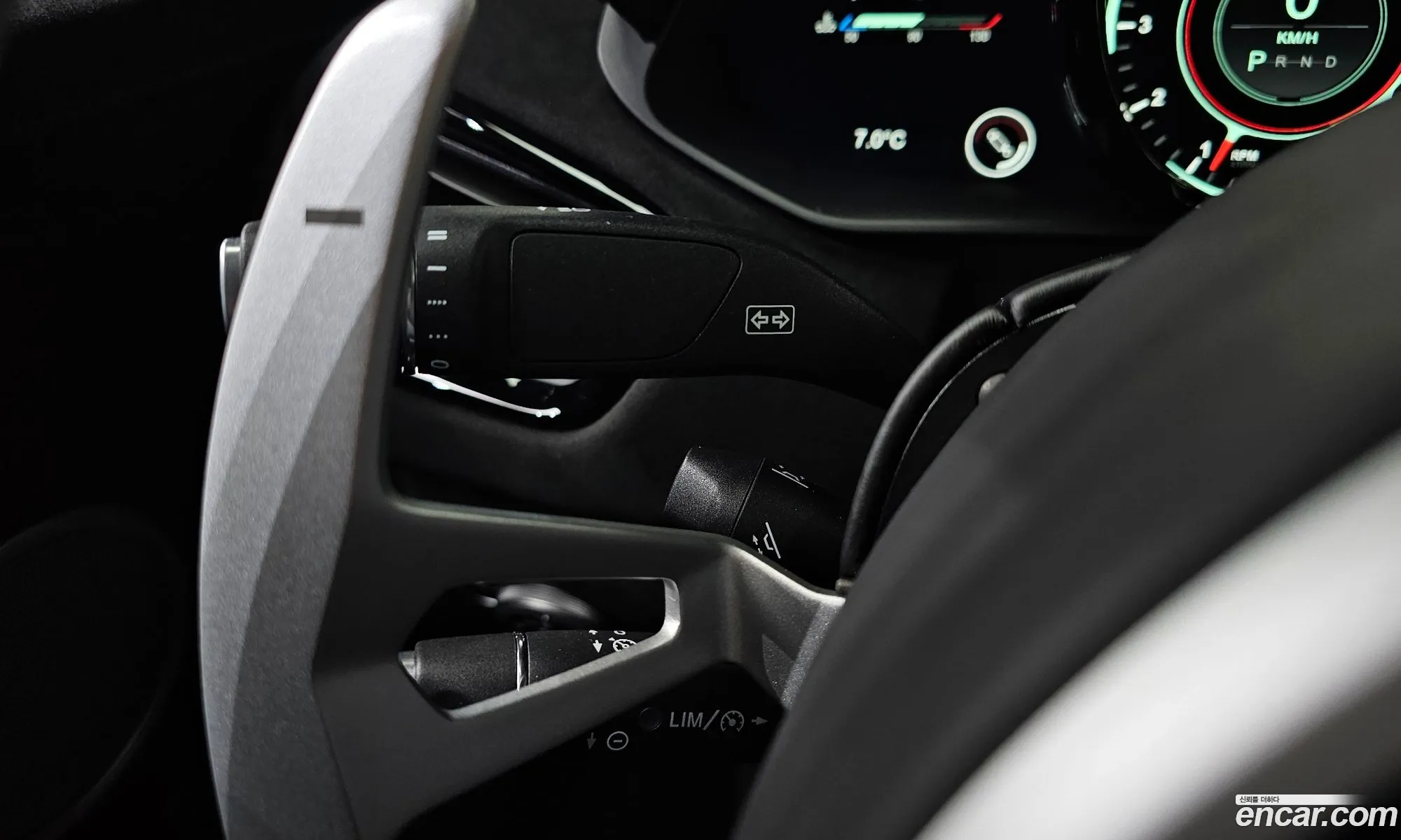 Aston Martin Vantage 2019 SCFSMGAW7KGN01536 — 8