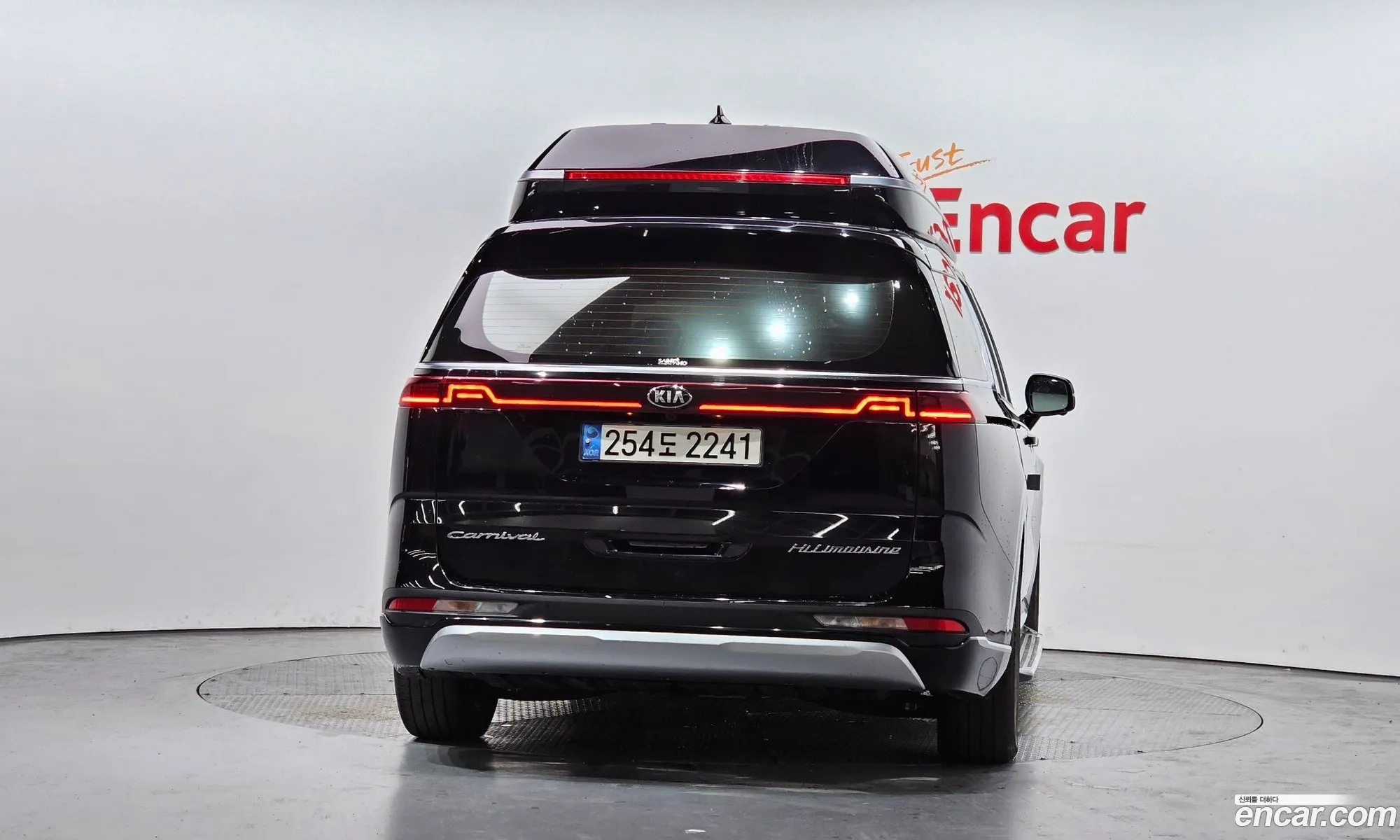 Kia Carnival 2021 — 2