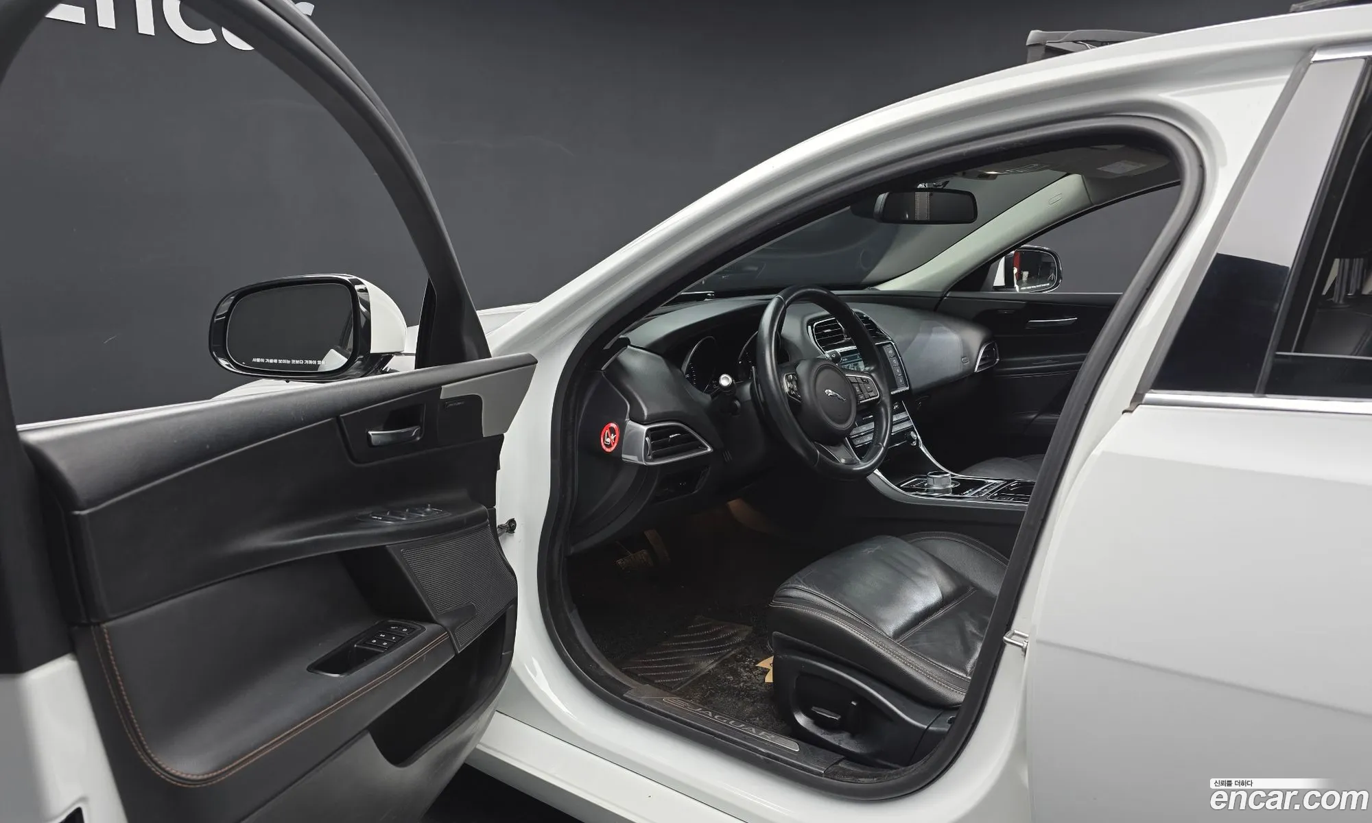 Jaguar XE 2015 — 2